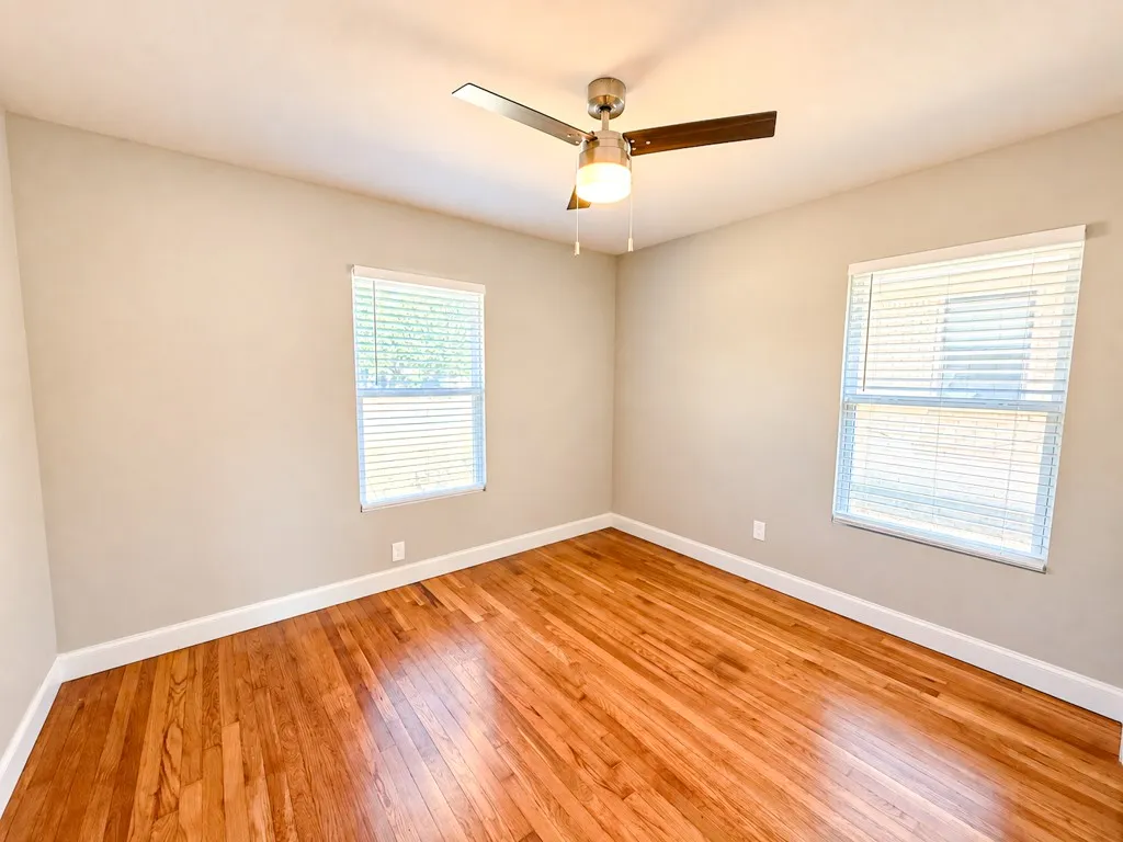Single Family Residence For Sale in Dallas County , 9324 Lenel Place, Dallas, Texas 75220, 3 Bedroom, 2 Bathroom, Garage spaces, 1,500 Sqft, built in 1950, mls#21386832, Real Estate Agent in Dallas, Homes For Sale in Dallas county, Homes For Sale in Dallas, Realtor in Dallas Texas, Real Estate Brokerage Independent Realty Texas, Luminita Cordes Realtor