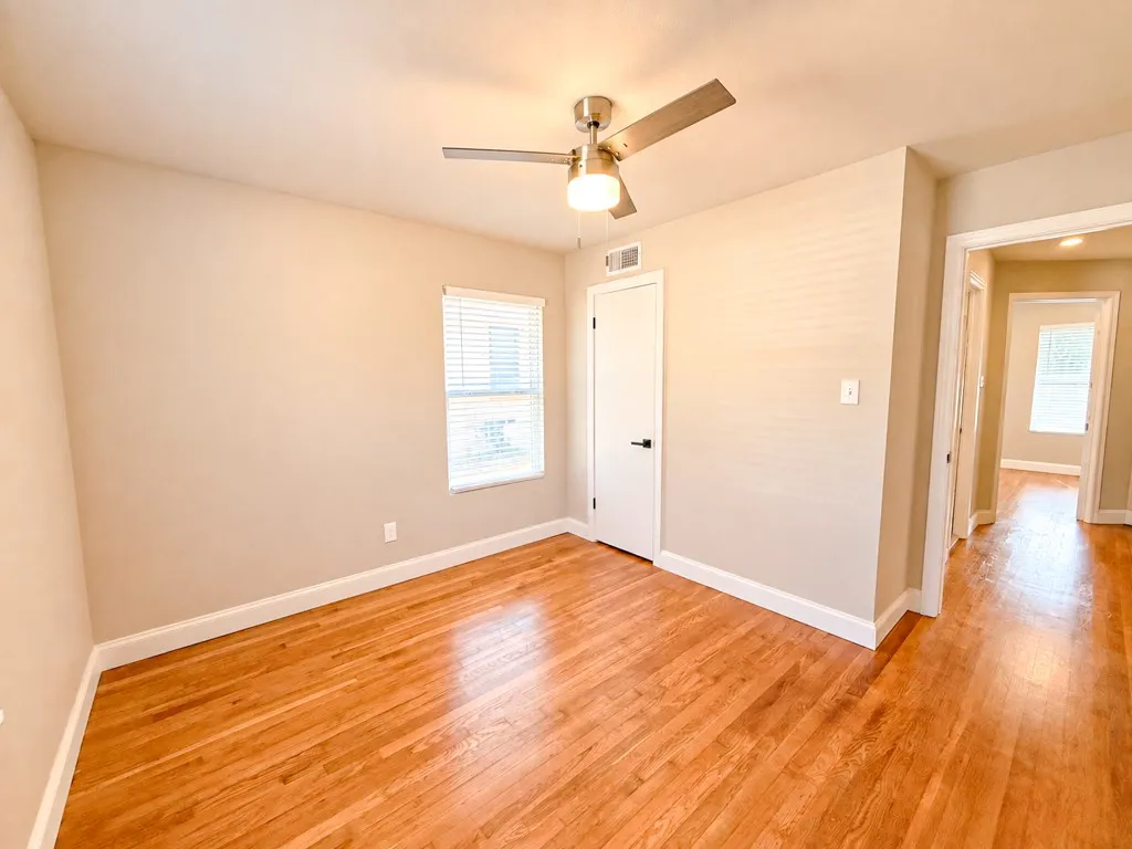 Single Family Residence For Sale in Dallas County , 9324 Lenel Place, Dallas, Texas 75220, 3 Bedroom, 2 Bathroom, Garage spaces, 1,500 Sqft, built in 1950, mls#21386832, Real Estate Agent in Dallas, Homes For Sale in Dallas county, Homes For Sale in Dallas, Realtor in Dallas Texas, Real Estate Brokerage Independent Realty Texas, Luminita Cordes Realtor
