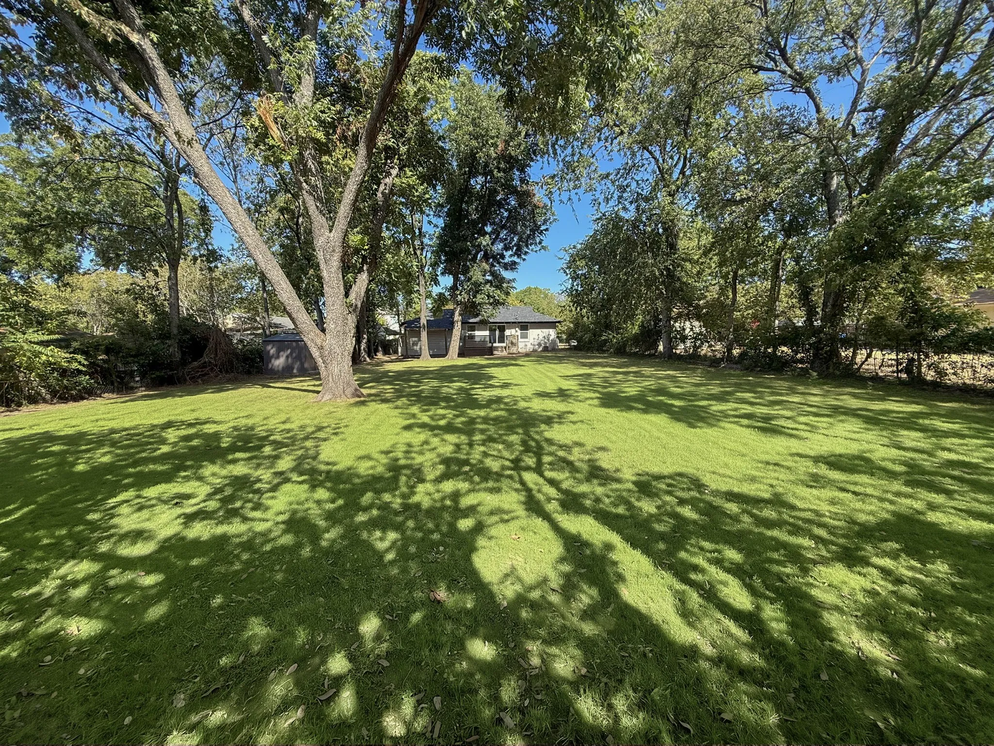 Single Family Residence For Sale in Dallas County , 9324 Lenel Place, Dallas, Texas 75220, 3 Bedroom, 2 Bathroom, Garage spaces, 1,500 Sqft, built in 1950, mls#21386832, Real Estate Agent in Dallas, Homes For Sale in Dallas county, Homes For Sale in Dallas, Realtor in Dallas Texas, Real Estate Brokerage Independent Realty Texas, Luminita Cordes Realtor