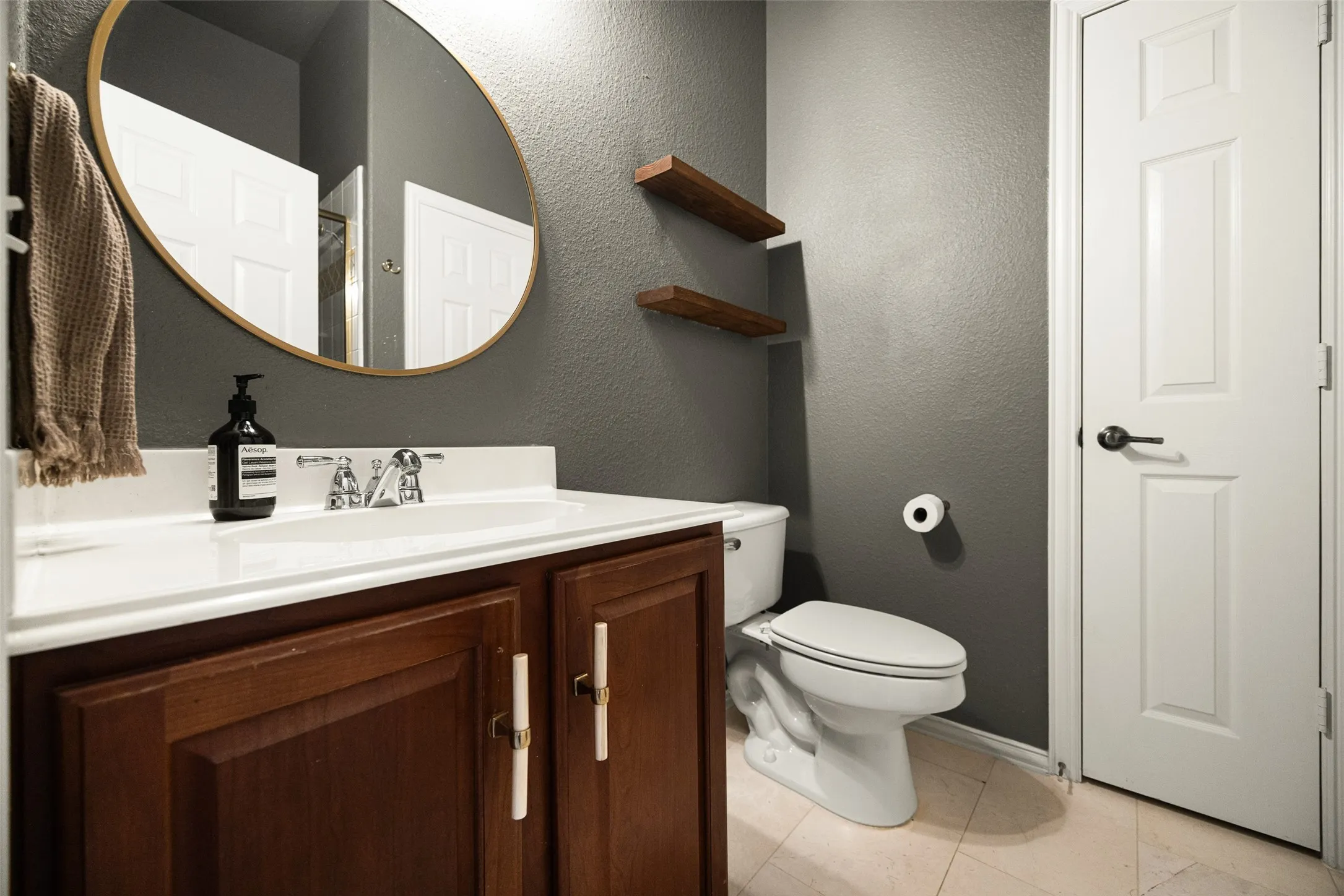 Single Family Residence For Sale in Dallas County , 1206 Lakebreeze Drive, Garland, Texas 75043, 4 Bedroom, 3 Bathroom, 3 Garage spaces, 2,758 Sqft, built in 2003, mls#21386831, Real Estate Agent in Garland, Homes For Sale in Dallas county, Homes For Sale in Garland, Realtor in Garland Texas, Real Estate Brokerage Independent Realty Texas, Luminita Cordes Realtor