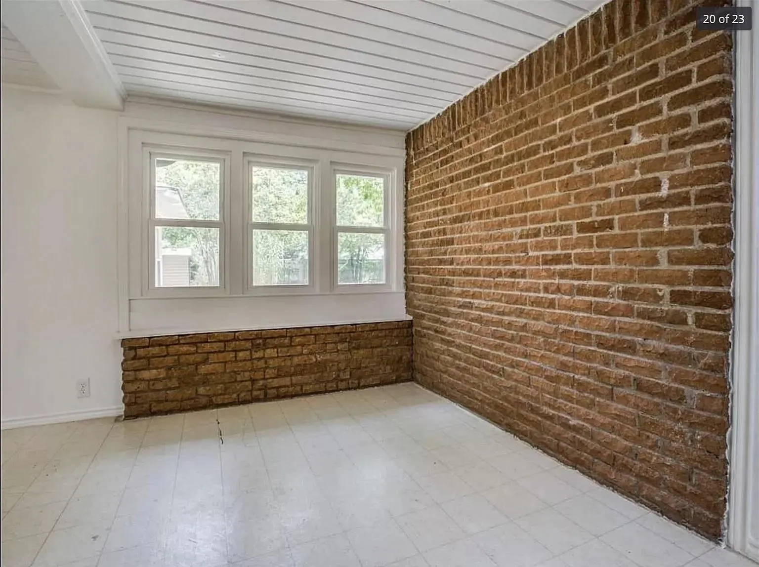 Single Family Residence For Rent in Tarrant County , 4009 Acacia Street, Fort Worth, Texas 76109, 5 Bedroom, 2 Bathroom, Garage spaces, 1,946 Sqft, built in 1949, mls#21385167, Real Estate Agent in Fort Worth, Homes For Rent in Tarrant county, Homes For Rent in Fort Worth, Realtor in Fort Worth Texas, Real Estate Brokerage Independent Realty Texas, Luminita Cordes Realtor