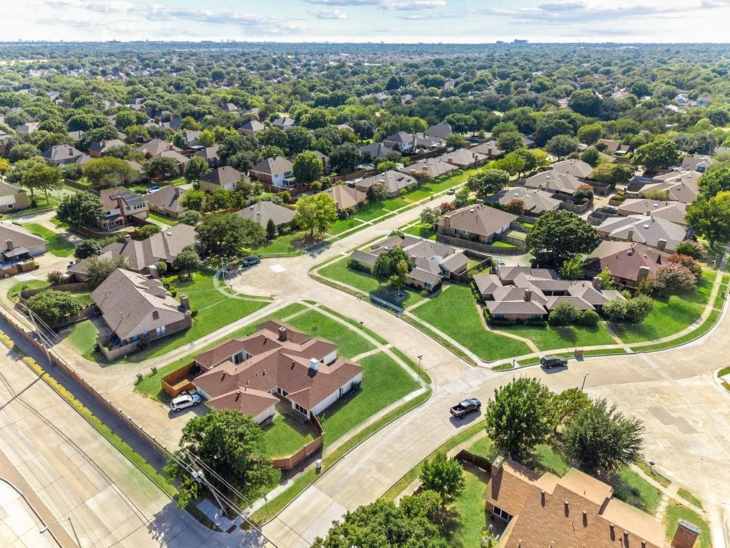 Single Family Residence For Sale in Collin County , 3002 University Drive, Plano, Texas 75075, 3 Bedroom, 2 Bathroom, 2 Garage spaces, 1,500 Sqft, built in 1981, mls#21381182, Real Estate Agent in Plano, Homes For Sale in Collin county, Homes For Sale in Plano, Realtor in Plano Texas, Real Estate Brokerage Independent Realty Texas, Luminita Cordes Realtor