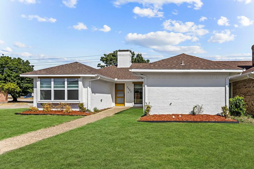 Single Family Residence For Sale in Collin County , 3002 University Drive, Plano, Texas 75075, 3 Bedroom, 2 Bathroom, 2 Garage spaces, 1,500 Sqft, built in 1981, mls#21381182, Real Estate Agent in Plano, Homes For Sale in Collin county, Homes For Sale in Plano, Realtor in Plano Texas, Real Estate Brokerage Independent Realty Texas, Luminita Cordes Realtor