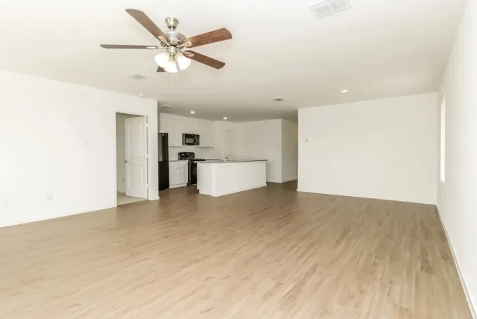 Single Family Residence For Rent in Tarrant County , 7124 Landings Edge Road, Fort Worth, Texas 76179, 4 Bedroom, 2 Bathroom, 2 Garage spaces, 1,736 Sqft, built in 2024, mls#21387186, Real Estate Agent in Fort Worth, Homes For Rent in Tarrant county, Homes For Rent in Fort Worth, Realtor in Fort Worth Texas, Real Estate Brokerage Independent Realty Texas, Luminita Cordes Realtor