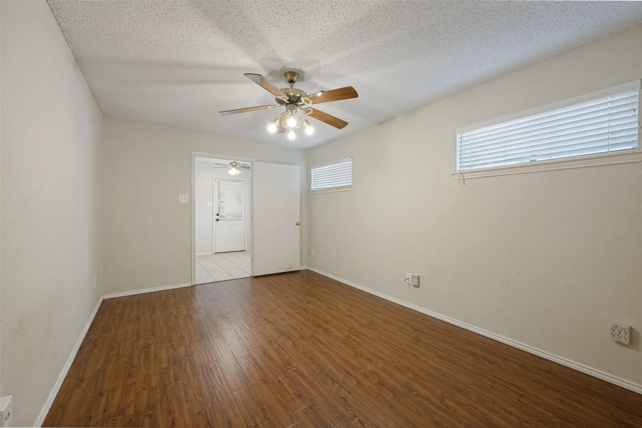 Single Family Residence For Sale in Tarrant County , 7728 Liz Lane, Watauga, Texas 76148, 4 Bedroom, 3 Bathroom, 2 Garage spaces, 1,802 Sqft, built in 1997, mls#21386833, Real Estate Agent in Watauga, Homes For Sale in Tarrant county, Homes For Sale in Watauga, Realtor in Watauga Texas, Real Estate Brokerage Independent Realty Texas, Luminita Cordes Realtor