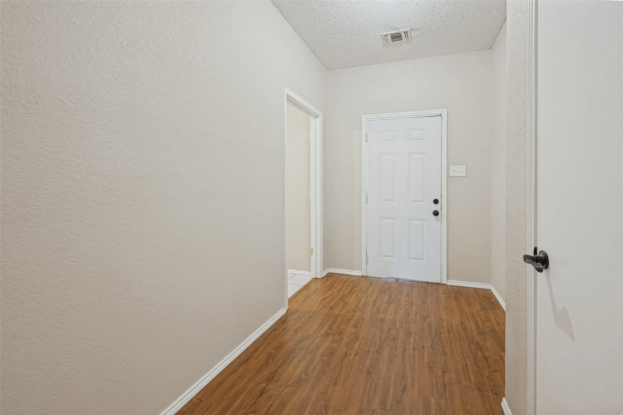 Single Family Residence For Sale in Tarrant County , 7728 Liz Lane, Watauga, Texas 76148, 4 Bedroom, 3 Bathroom, 2 Garage spaces, 1,802 Sqft, built in 1997, mls#21386833, Real Estate Agent in Watauga, Homes For Sale in Tarrant county, Homes For Sale in Watauga, Realtor in Watauga Texas, Real Estate Brokerage Independent Realty Texas, Luminita Cordes Realtor