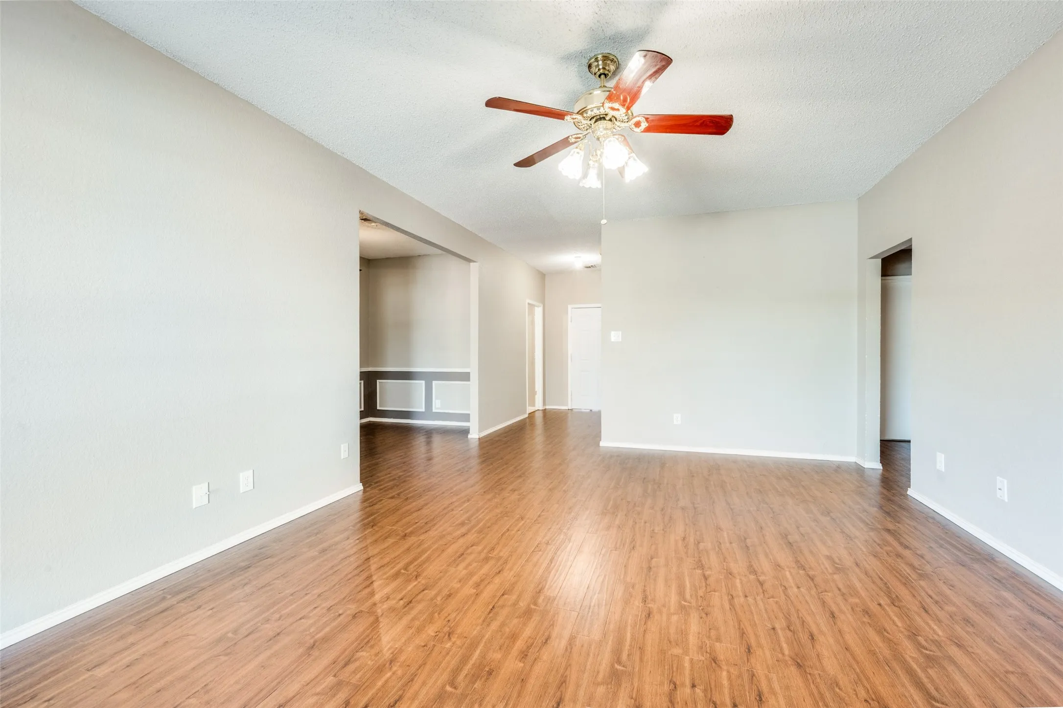 Single Family Residence For Sale in Tarrant County , 7728 Liz Lane, Watauga, Texas 76148, 4 Bedroom, 3 Bathroom, 2 Garage spaces, 1,802 Sqft, built in 1997, mls#21386833, Real Estate Agent in Watauga, Homes For Sale in Tarrant county, Homes For Sale in Watauga, Realtor in Watauga Texas, Real Estate Brokerage Independent Realty Texas, Luminita Cordes Realtor