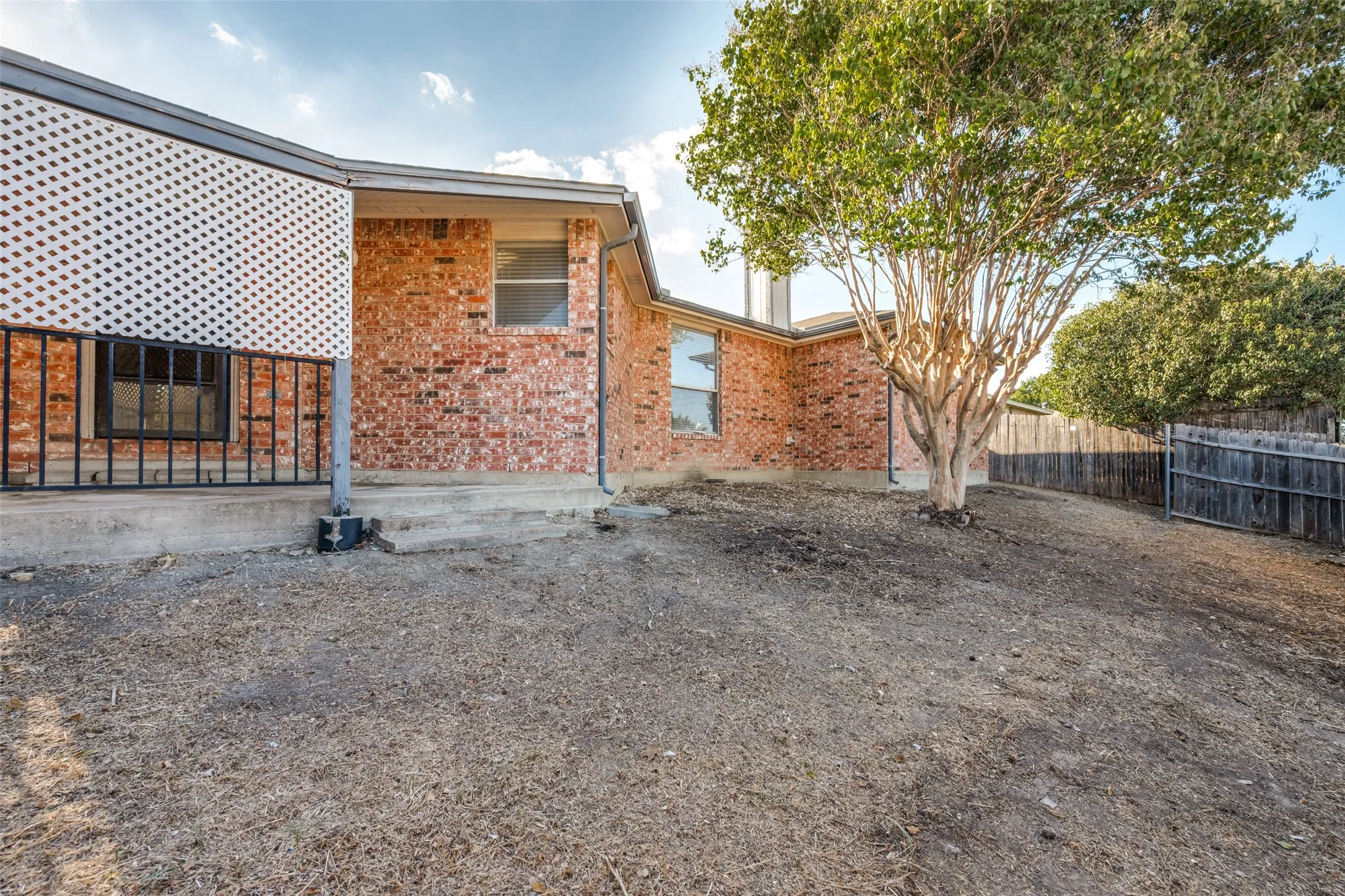 Single Family Residence For Sale in Tarrant County , 7728 Liz Lane, Watauga, Texas 76148, 4 Bedroom, 3 Bathroom, 2 Garage spaces, 1,802 Sqft, built in 1997, mls#21386833, Real Estate Agent in Watauga, Homes For Sale in Tarrant county, Homes For Sale in Watauga, Realtor in Watauga Texas, Real Estate Brokerage Independent Realty Texas, Luminita Cordes Realtor