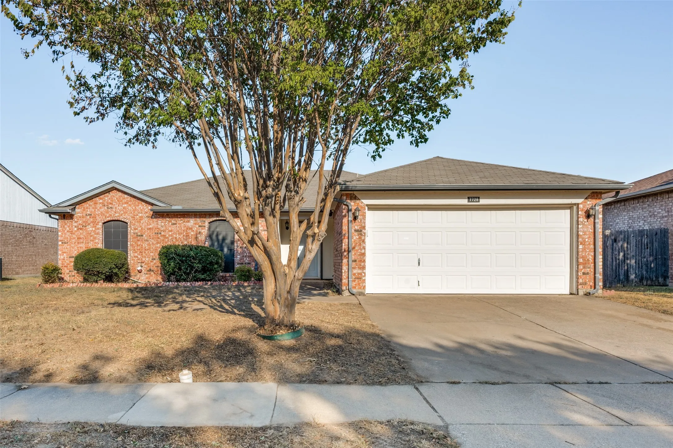 Single Family Residence For Sale in Tarrant County , 7728 Liz Lane, Watauga, Texas 76148, 4 Bedroom, 3 Bathroom, 2 Garage spaces, 1,802 Sqft, built in 1997, mls#21386833, Real Estate Agent in Watauga, Homes For Sale in Tarrant county, Homes For Sale in Watauga, Realtor in Watauga Texas, Real Estate Brokerage Independent Realty Texas, Luminita Cordes Realtor