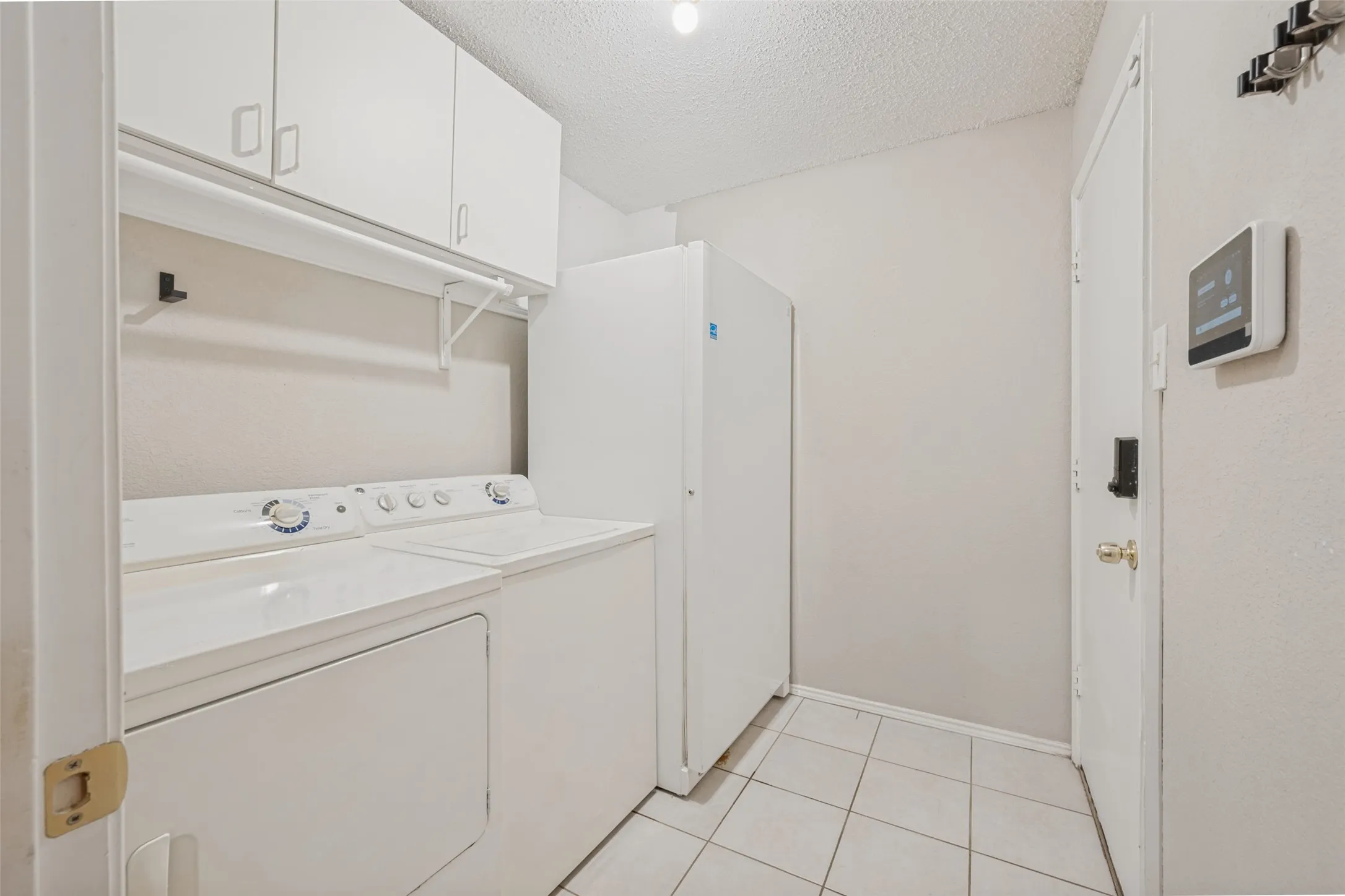 Single Family Residence For Sale in Tarrant County , 7728 Liz Lane, Watauga, Texas 76148, 4 Bedroom, 3 Bathroom, 2 Garage spaces, 1,802 Sqft, built in 1997, mls#21386833, Real Estate Agent in Watauga, Homes For Sale in Tarrant county, Homes For Sale in Watauga, Realtor in Watauga Texas, Real Estate Brokerage Independent Realty Texas, Luminita Cordes Realtor