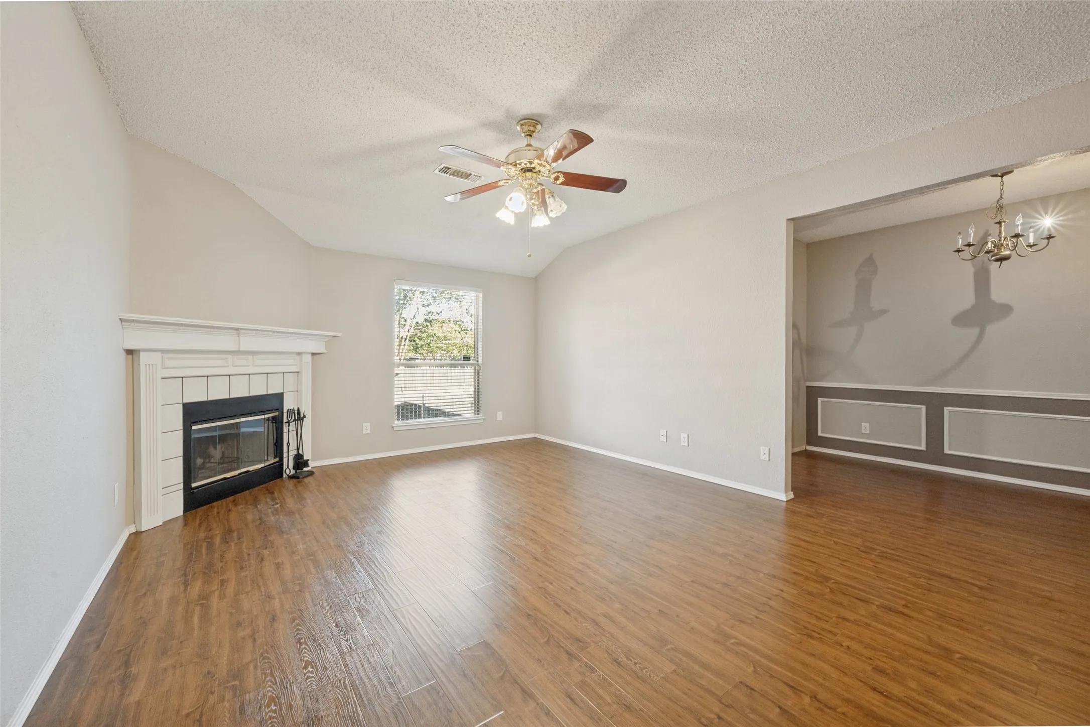 Single Family Residence For Sale in Tarrant County , 7728 Liz Lane, Watauga, Texas 76148, 4 Bedroom, 3 Bathroom, 2 Garage spaces, 1,802 Sqft, built in 1997, mls#21386833, Real Estate Agent in Watauga, Homes For Sale in Tarrant county, Homes For Sale in Watauga, Realtor in Watauga Texas, Real Estate Brokerage Independent Realty Texas, Luminita Cordes Realtor