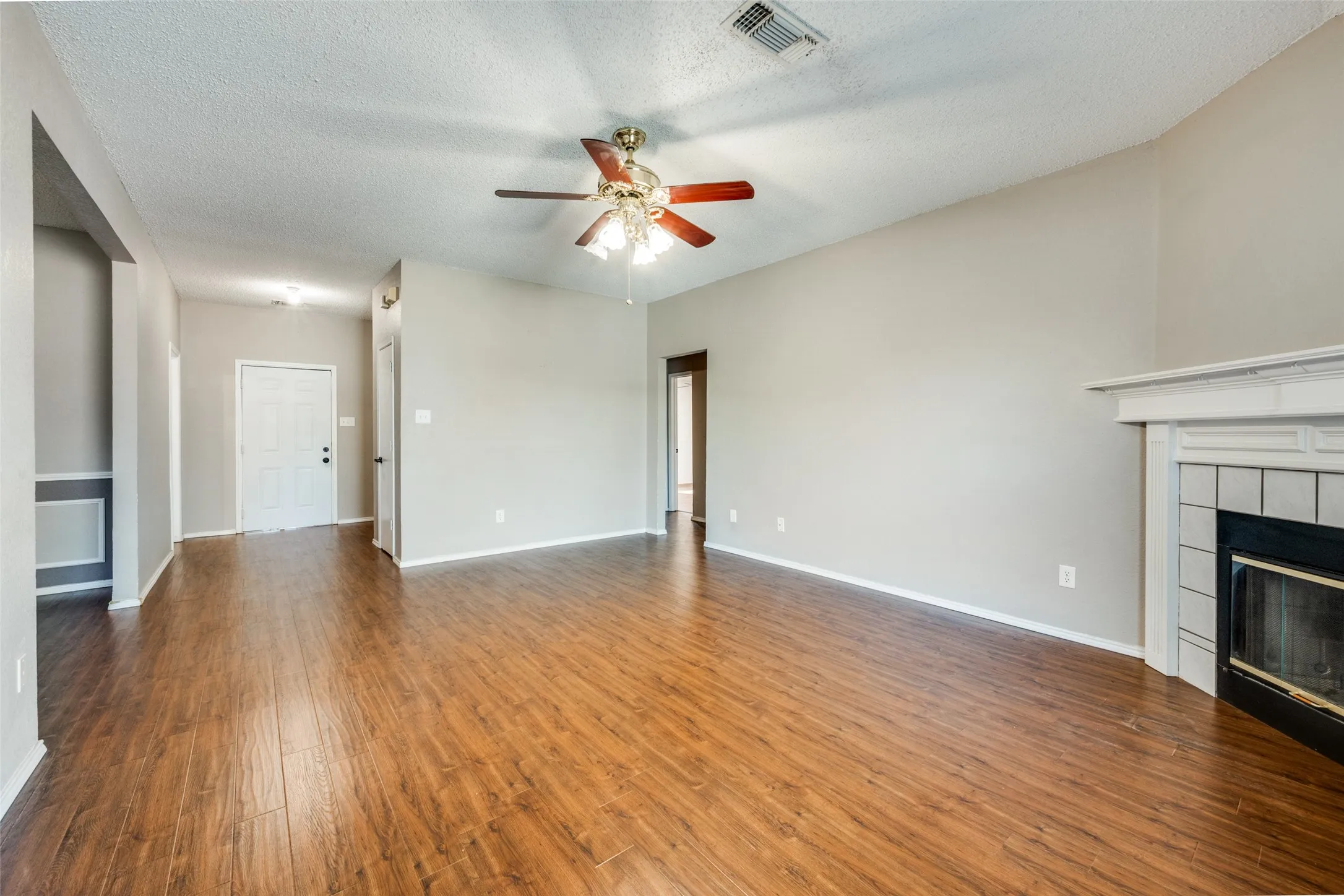 Single Family Residence For Sale in Tarrant County , 7728 Liz Lane, Watauga, Texas 76148, 4 Bedroom, 3 Bathroom, 2 Garage spaces, 1,802 Sqft, built in 1997, mls#21386833, Real Estate Agent in Watauga, Homes For Sale in Tarrant county, Homes For Sale in Watauga, Realtor in Watauga Texas, Real Estate Brokerage Independent Realty Texas, Luminita Cordes Realtor