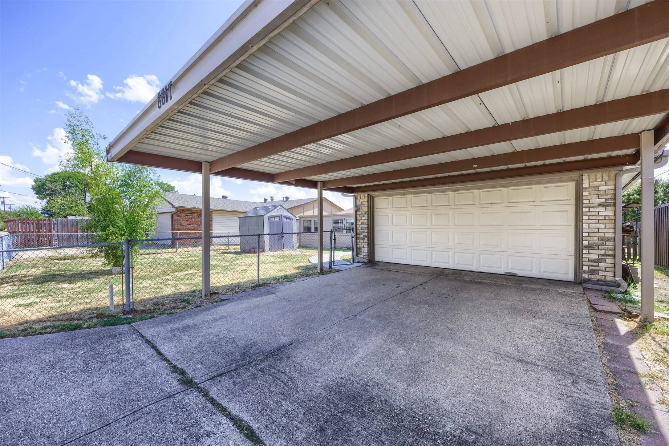 Additional covered parking space!