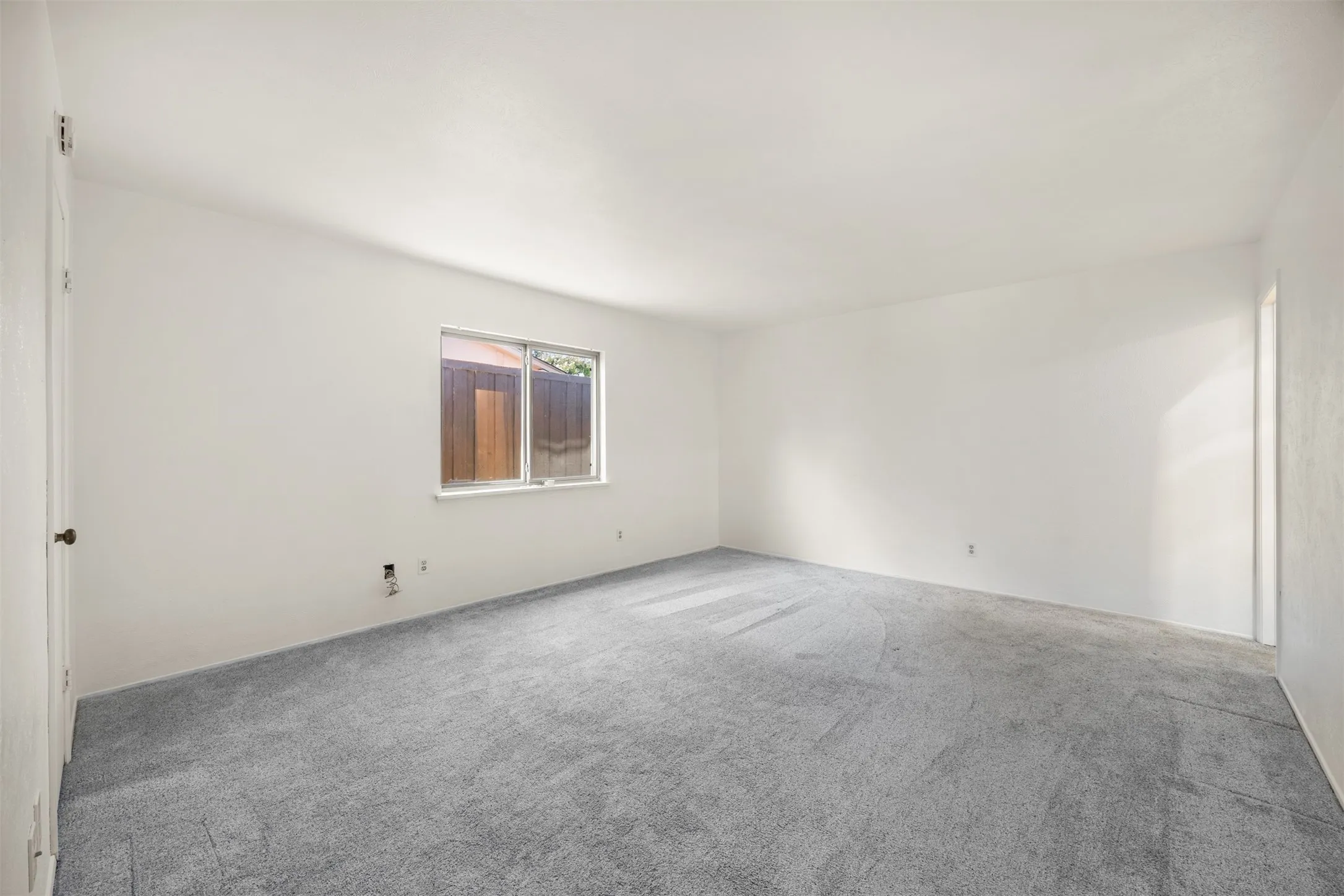 Single Family Residence For Sale in Rockwall County , 8817 Millwood Drive, Rowlett, Texas 75088, 3 Bedroom, 2 Bathroom, 2 Garage spaces, 1,644 Sqft, built in 1983, mls#21386563, Real Estate Agent in Rowlett, Homes For Sale in Rockwall county, Homes For Sale in Rowlett, Realtor in Rowlett Texas, Real Estate Brokerage Independent Realty Texas, Luminita Cordes Realtor