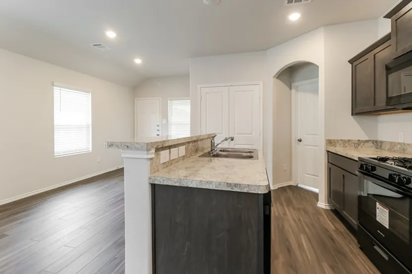 Single Family Residence For Rent in Ellis County , 1502 Matthew Drive, Ennis, Texas 75119, 3 Bedroom, 2 Bathroom, 2 Garage spaces, 1,307 Sqft, built in 2022, mls#21387192, Real Estate Agent in Ennis, Homes For Rent in Ellis county, Homes For Rent in Ennis, Realtor in Ennis Texas, Real Estate Brokerage Independent Realty Texas, Luminita Cordes Realtor