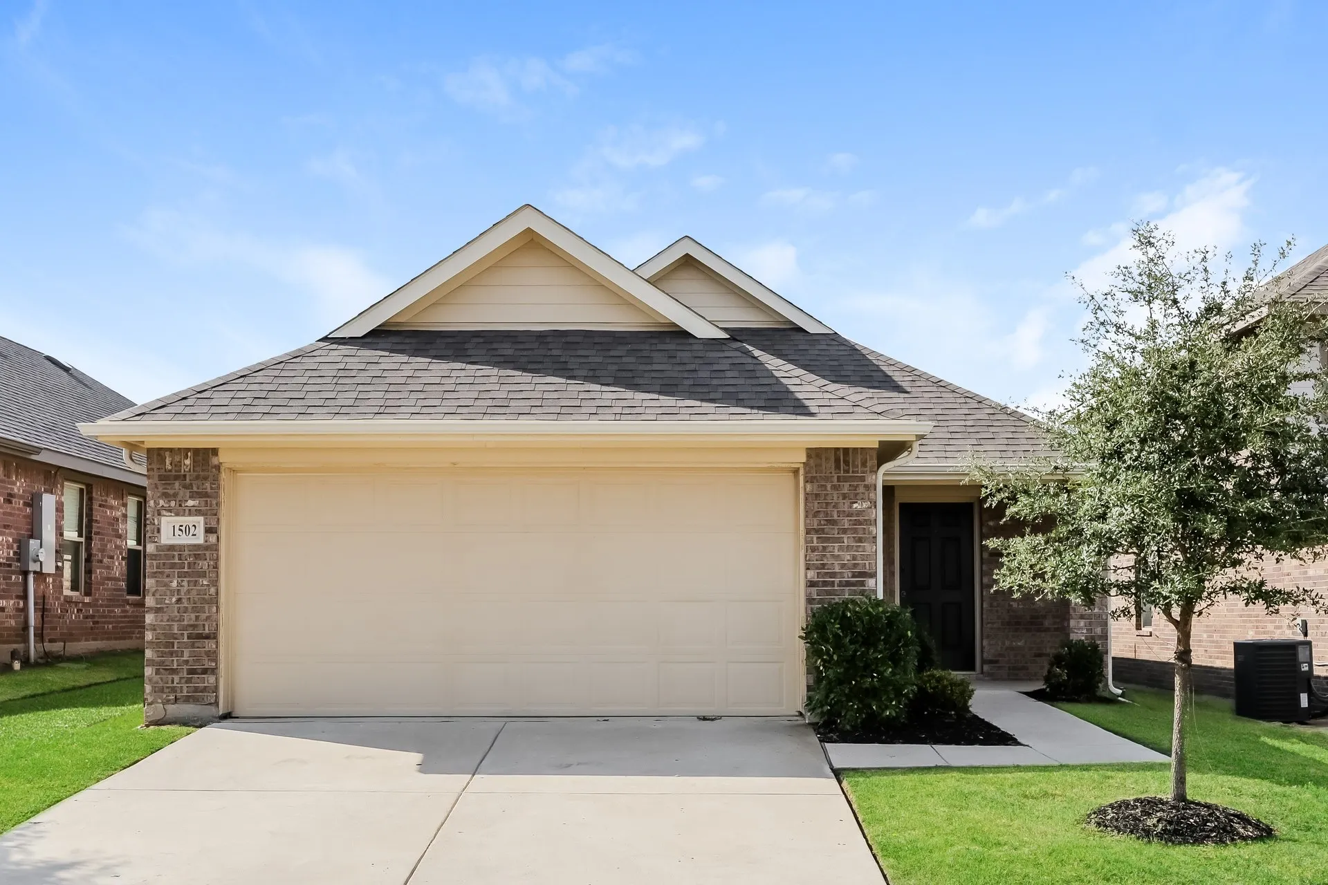 Single Family Residence For Rent in Ellis County , 1502 Matthew Drive, Ennis, Texas 75119, 3 Bedroom, 2 Bathroom, 2 Garage spaces, 1,307 Sqft, built in 2022, mls#21387192, Real Estate Agent in Ennis, Homes For Rent in Ellis county, Homes For Rent in Ennis, Realtor in Ennis Texas, Real Estate Brokerage Independent Realty Texas, Luminita Cordes Realtor