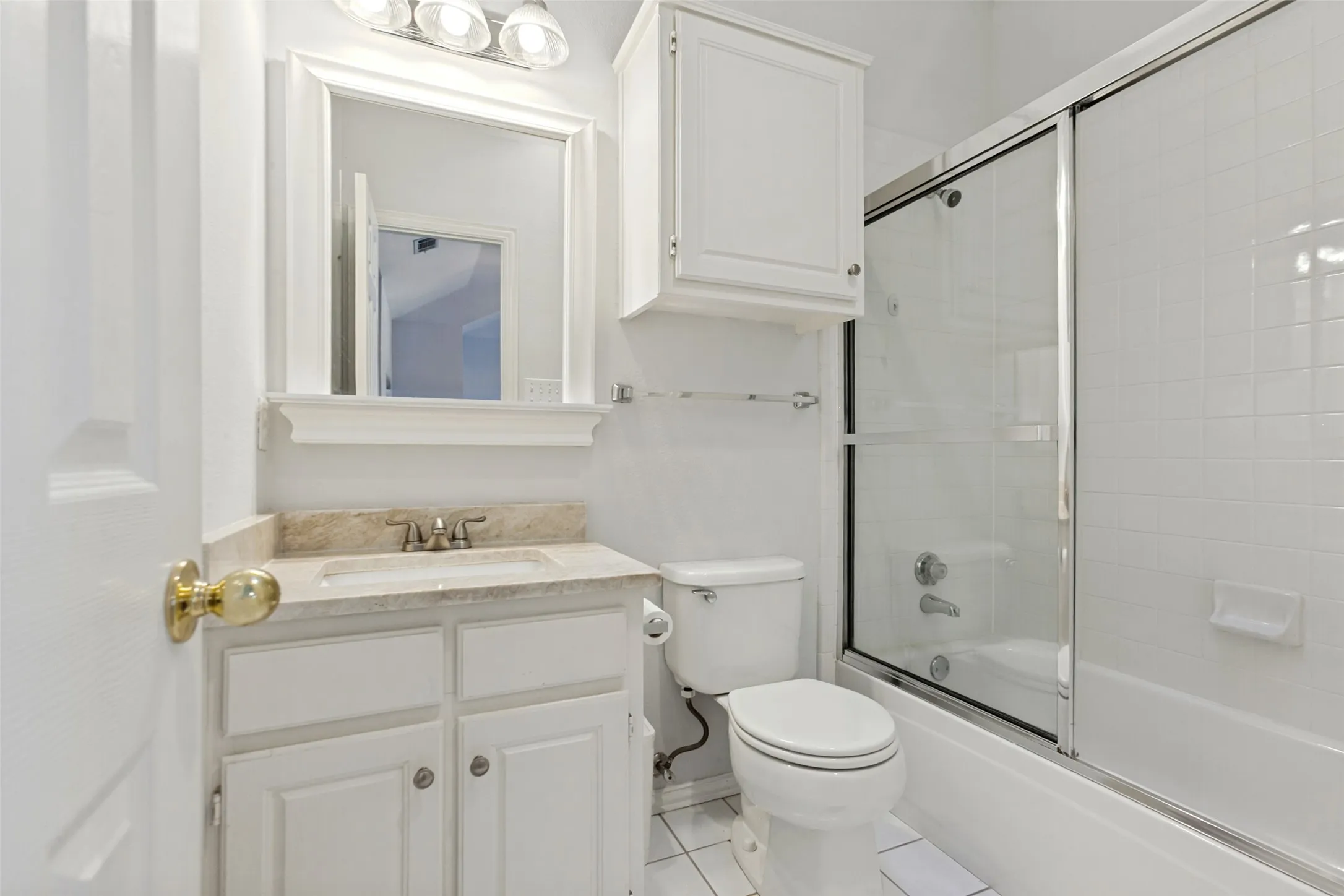 Townhouse For Sale in Dallas County , 8610 Brittania Way, Dallas, Texas 75243, 4 Bedroom, 4 Bathroom, 2 Garage spaces, 2,124 Sqft, built in 1993, mls#21383456, Real Estate Agent in Dallas, Homes For Sale in Dallas county, Homes For Sale in Dallas, Realtor in Dallas Texas, Real Estate Brokerage Independent Realty Texas, Luminita Cordes Realtor
