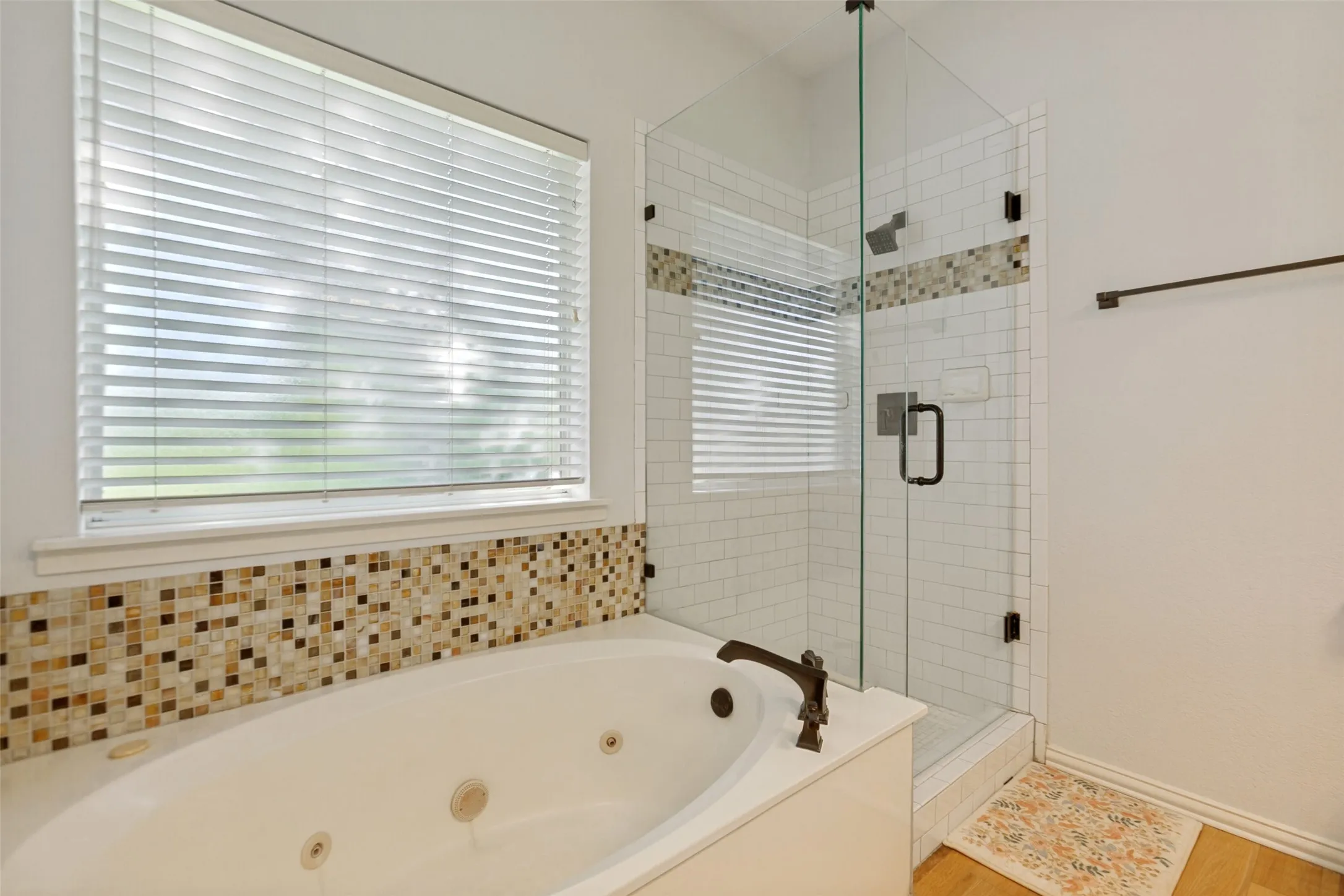 Townhouse For Sale in Dallas County , 8610 Brittania Way, Dallas, Texas 75243, 4 Bedroom, 4 Bathroom, 2 Garage spaces, 2,124 Sqft, built in 1993, mls#21383456, Real Estate Agent in Dallas, Homes For Sale in Dallas county, Homes For Sale in Dallas, Realtor in Dallas Texas, Real Estate Brokerage Independent Realty Texas, Luminita Cordes Realtor