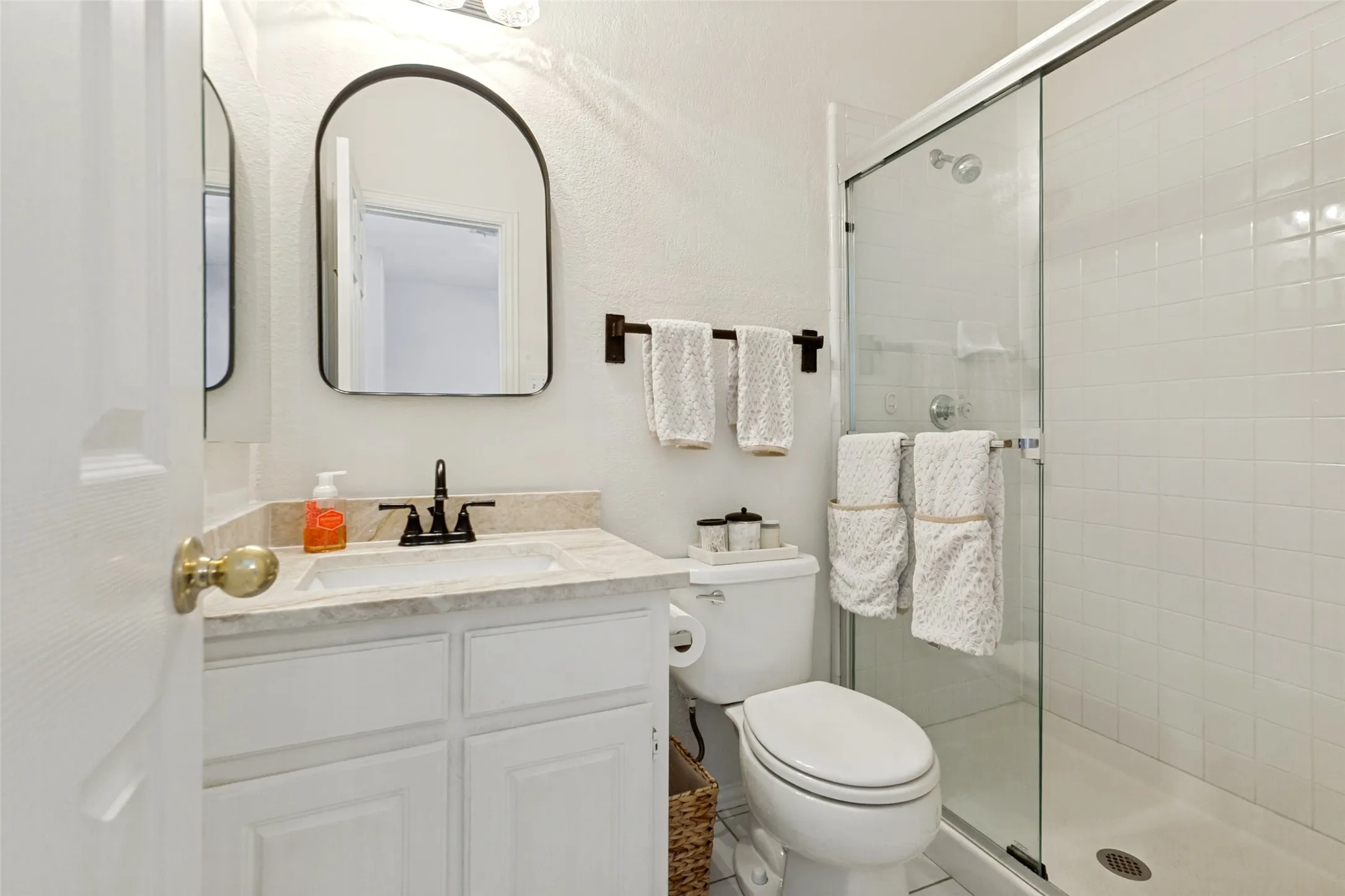 Townhouse For Sale in Dallas County , 8610 Brittania Way, Dallas, Texas 75243, 4 Bedroom, 4 Bathroom, 2 Garage spaces, 2,124 Sqft, built in 1993, mls#21383456, Real Estate Agent in Dallas, Homes For Sale in Dallas county, Homes For Sale in Dallas, Realtor in Dallas Texas, Real Estate Brokerage Independent Realty Texas, Luminita Cordes Realtor