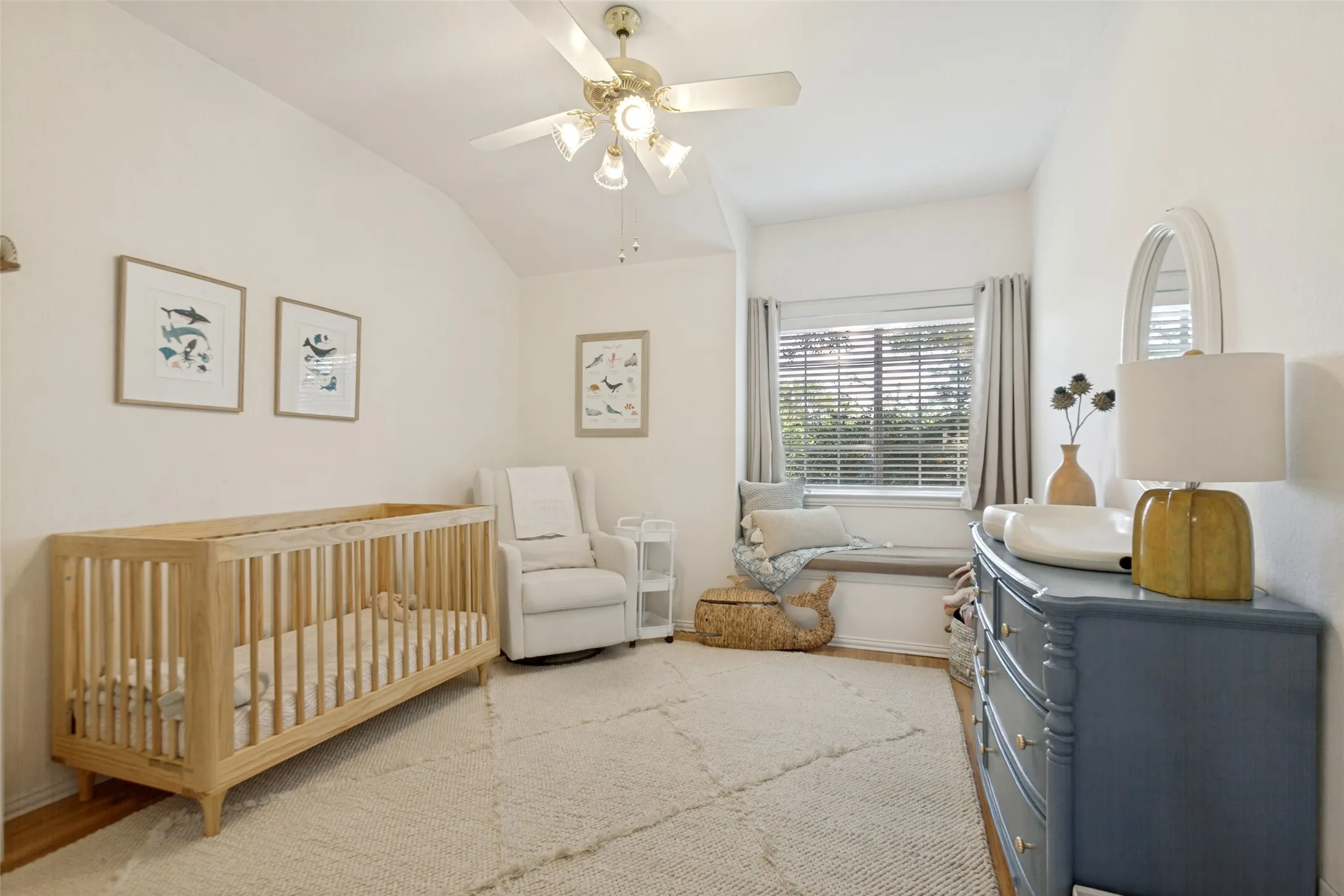 Townhouse For Sale in Dallas County , 8610 Brittania Way, Dallas, Texas 75243, 4 Bedroom, 4 Bathroom, 2 Garage spaces, 2,124 Sqft, built in 1993, mls#21383456, Real Estate Agent in Dallas, Homes For Sale in Dallas county, Homes For Sale in Dallas, Realtor in Dallas Texas, Real Estate Brokerage Independent Realty Texas, Luminita Cordes Realtor