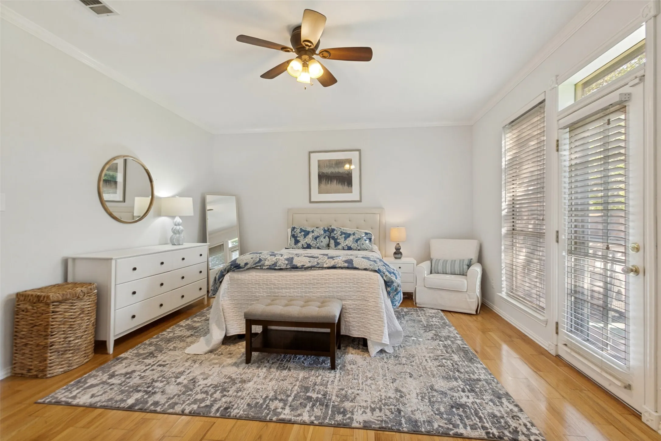 Townhouse For Sale in Dallas County , 8610 Brittania Way, Dallas, Texas 75243, 4 Bedroom, 4 Bathroom, 2 Garage spaces, 2,124 Sqft, built in 1993, mls#21383456, Real Estate Agent in Dallas, Homes For Sale in Dallas county, Homes For Sale in Dallas, Realtor in Dallas Texas, Real Estate Brokerage Independent Realty Texas, Luminita Cordes Realtor
