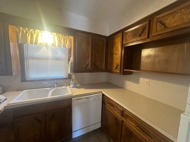 Single Family Residence For Rent in Taylor County , 3124 Sandefer Street, Abilene, Texas 79603, 3 Bedroom, 2 Bathroom, 1 Garage spaces, 1,056 Sqft, built in 1959, mls#21387198, Real Estate Agent in Abilene, Homes For Rent in Taylor county, Homes For Rent in Abilene, Realtor in Abilene Texas, Real Estate Brokerage Independent Realty Texas, Luminita Cordes Realtor