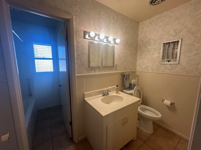 Single Family Residence For Rent in Taylor County , 3124 Sandefer Street, Abilene, Texas 79603, 3 Bedroom, 2 Bathroom, 1 Garage spaces, 1,056 Sqft, built in 1959, mls#21387198, Real Estate Agent in Abilene, Homes For Rent in Taylor county, Homes For Rent in Abilene, Realtor in Abilene Texas, Real Estate Brokerage Independent Realty Texas, Luminita Cordes Realtor