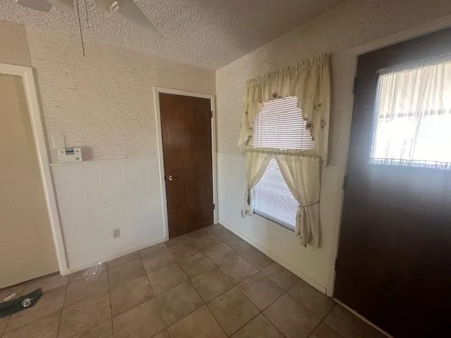 Single Family Residence For Rent in Taylor County , 3124 Sandefer Street, Abilene, Texas 79603, 3 Bedroom, 2 Bathroom, 1 Garage spaces, 1,056 Sqft, built in 1959, mls#21387198, Real Estate Agent in Abilene, Homes For Rent in Taylor county, Homes For Rent in Abilene, Realtor in Abilene Texas, Real Estate Brokerage Independent Realty Texas, Luminita Cordes Realtor