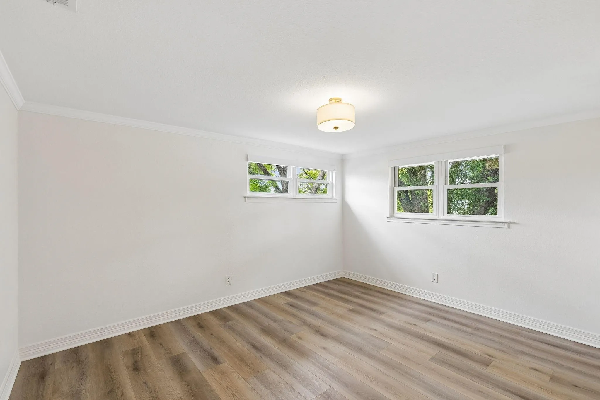 Single Family Residence For Sale in Dallas County , 2617 Beechmont Drive, Dallas, Texas 75228, 4 Bedroom, 3 Bathroom, 2 Garage spaces, 2,411 Sqft, built in 1962, mls#21386234, Real Estate Agent in Dallas, Homes For Sale in Dallas county, Homes For Sale in Dallas, Realtor in Dallas Texas, Real Estate Brokerage Independent Realty Texas, Luminita Cordes Realtor