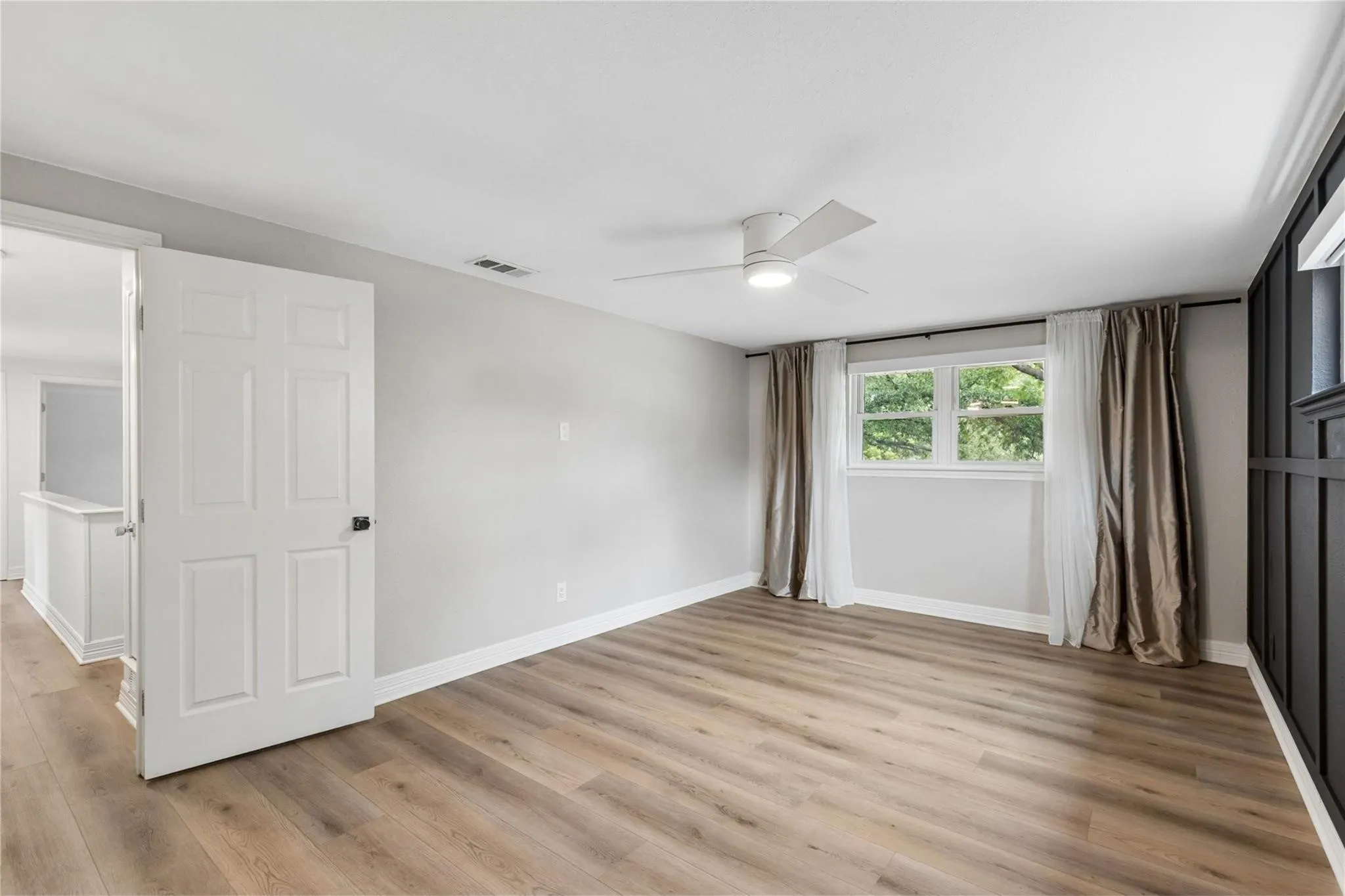Single Family Residence For Sale in Dallas County , 2617 Beechmont Drive, Dallas, Texas 75228, 4 Bedroom, 3 Bathroom, 2 Garage spaces, 2,411 Sqft, built in 1962, mls#21386234, Real Estate Agent in Dallas, Homes For Sale in Dallas county, Homes For Sale in Dallas, Realtor in Dallas Texas, Real Estate Brokerage Independent Realty Texas, Luminita Cordes Realtor