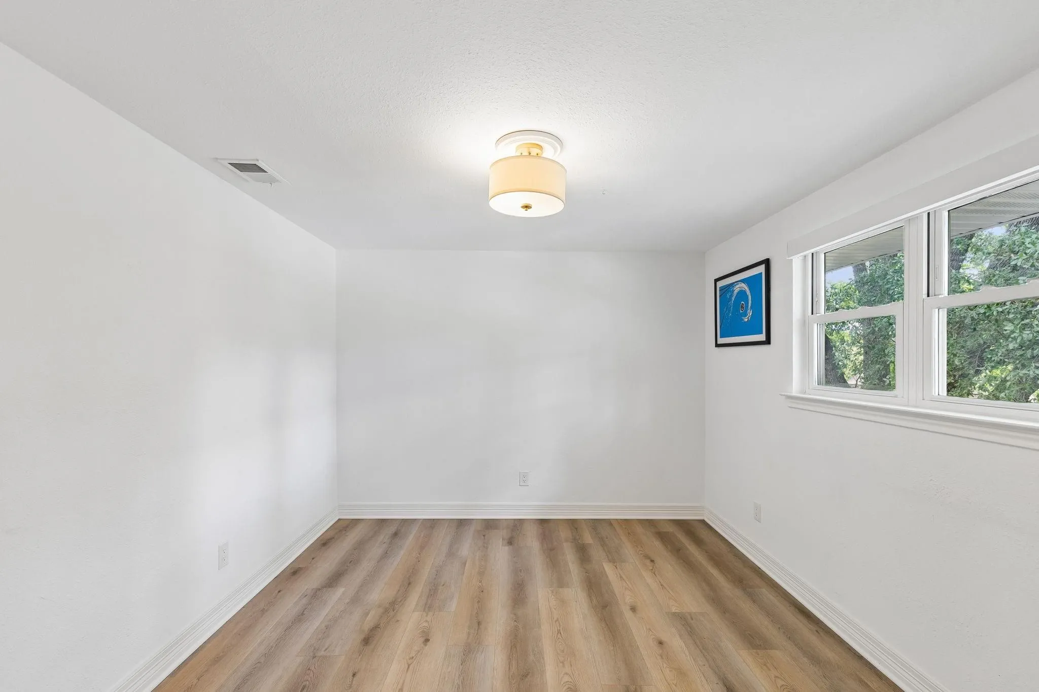 Single Family Residence For Sale in Dallas County , 2617 Beechmont Drive, Dallas, Texas 75228, 4 Bedroom, 3 Bathroom, 2 Garage spaces, 2,411 Sqft, built in 1962, mls#21386234, Real Estate Agent in Dallas, Homes For Sale in Dallas county, Homes For Sale in Dallas, Realtor in Dallas Texas, Real Estate Brokerage Independent Realty Texas, Luminita Cordes Realtor