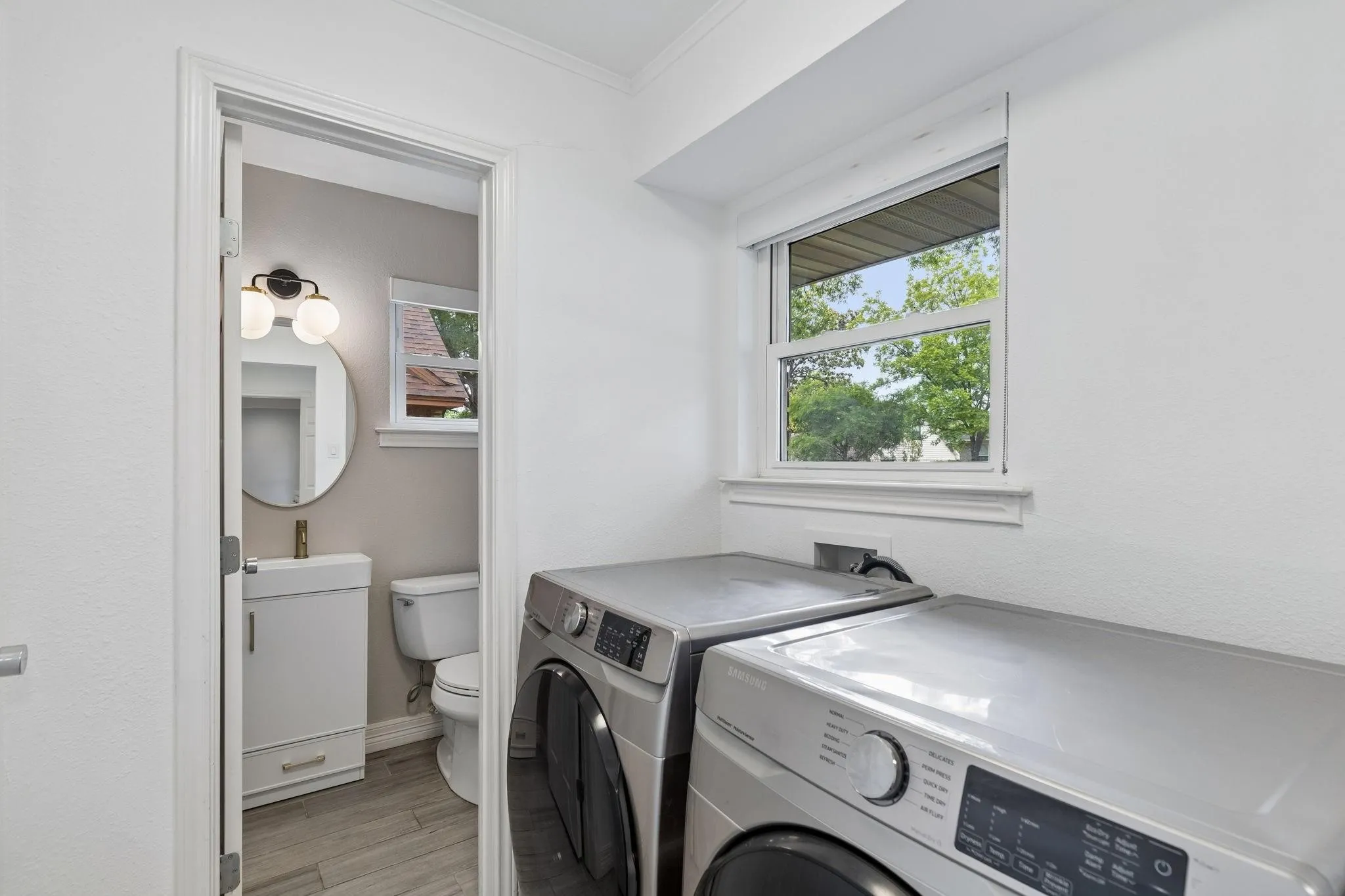 Single Family Residence For Sale in Dallas County , 2617 Beechmont Drive, Dallas, Texas 75228, 4 Bedroom, 3 Bathroom, 2 Garage spaces, 2,411 Sqft, built in 1962, mls#21386234, Real Estate Agent in Dallas, Homes For Sale in Dallas county, Homes For Sale in Dallas, Realtor in Dallas Texas, Real Estate Brokerage Independent Realty Texas, Luminita Cordes Realtor