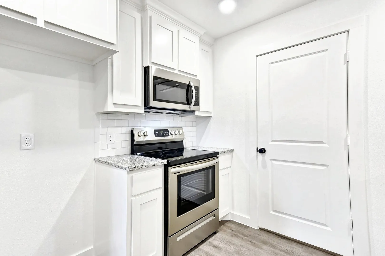 Duplex For Rent in Grayson County , 319 E Hull Street, Denison, Texas 75021, 3 Bedroom, 3 Bathroom, 1 Garage spaces, 1,246 Sqft, built in 2022, mls#21387188, Real Estate Agent in Denison, Homes For Rent in Grayson county, Homes For Rent in Denison, Realtor in Denison Texas, Real Estate Brokerage Independent Realty Texas, Luminita Cordes Realtor