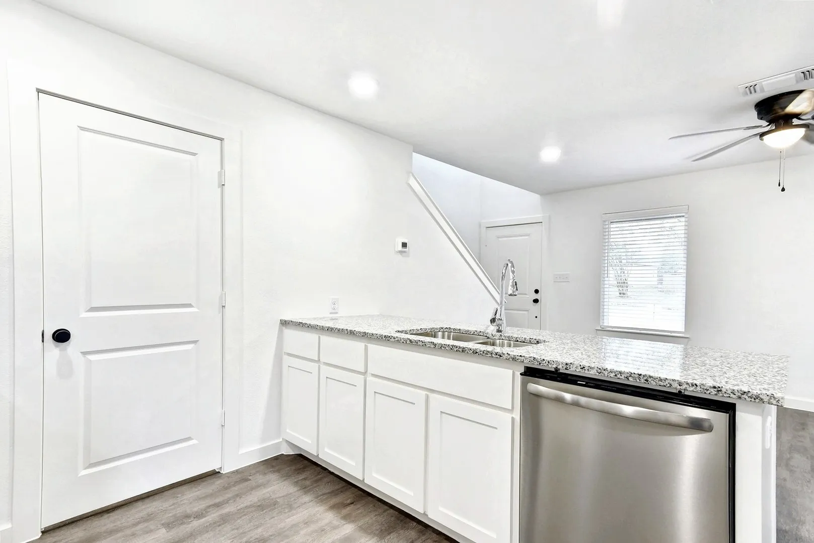 Duplex For Rent in Grayson County , 319 E Hull Street, Denison, Texas 75021, 3 Bedroom, 3 Bathroom, 1 Garage spaces, 1,246 Sqft, built in 2022, mls#21387188, Real Estate Agent in Denison, Homes For Rent in Grayson county, Homes For Rent in Denison, Realtor in Denison Texas, Real Estate Brokerage Independent Realty Texas, Luminita Cordes Realtor