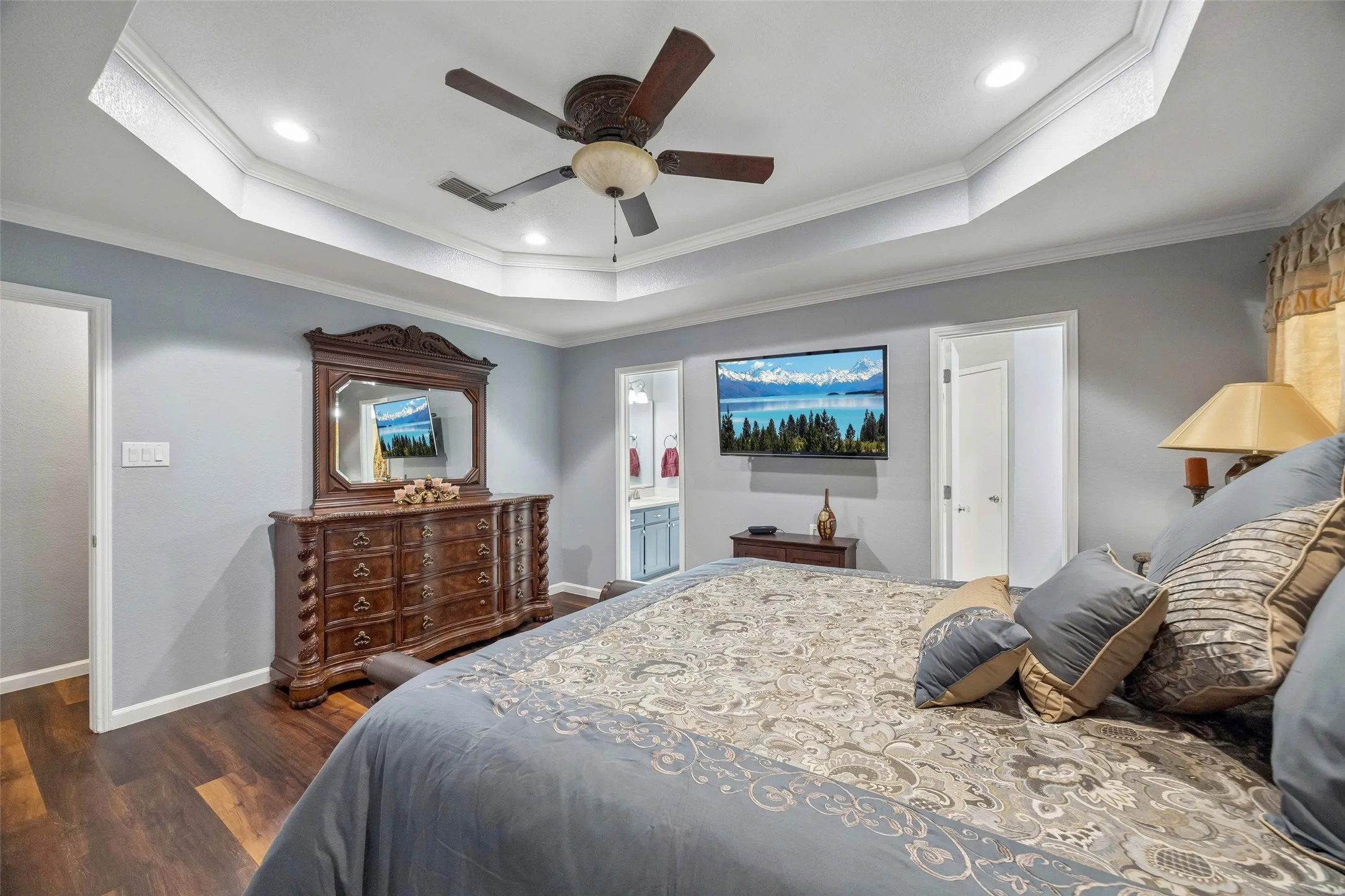 Single Family Residence For Sale in Tarrant County , 7416 Shady Hollow Court, North Richland Hills, Texas 76182, 3 Bedroom, 2 Bathroom, 2 Garage spaces, 1,638 Sqft, built in 1985, mls#21385983, Real Estate Agent in North Richland Hills, Homes For Sale in Tarrant county, Homes For Sale in North Richland Hills, Realtor in North Richland Hills Texas, Real Estate Brokerage Independent Realty Texas, Luminita Cordes Realtor