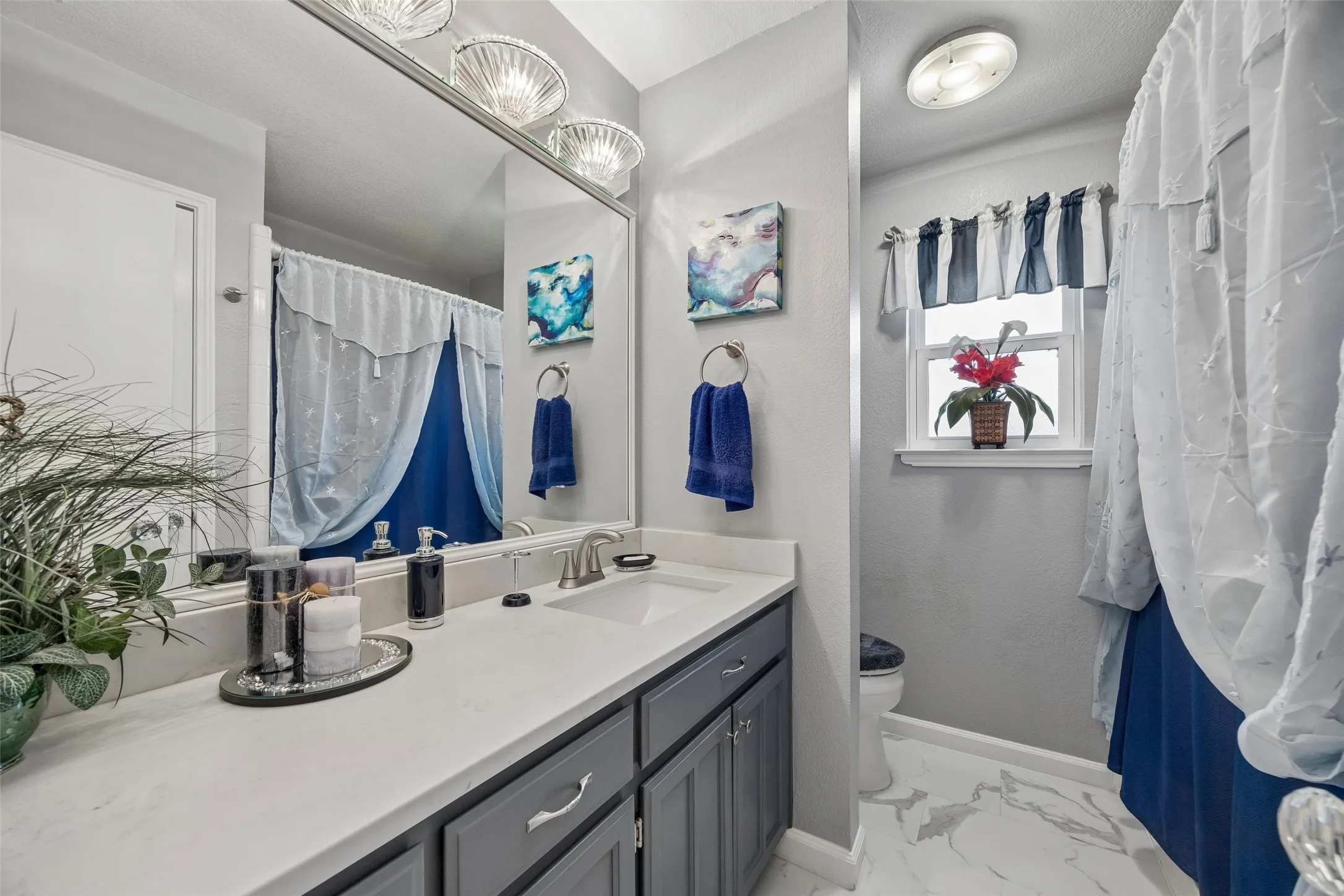 Single Family Residence For Sale in Tarrant County , 7416 Shady Hollow Court, North Richland Hills, Texas 76182, 3 Bedroom, 2 Bathroom, 2 Garage spaces, 1,638 Sqft, built in 1985, mls#21385983, Real Estate Agent in North Richland Hills, Homes For Sale in Tarrant county, Homes For Sale in North Richland Hills, Realtor in North Richland Hills Texas, Real Estate Brokerage Independent Realty Texas, Luminita Cordes Realtor