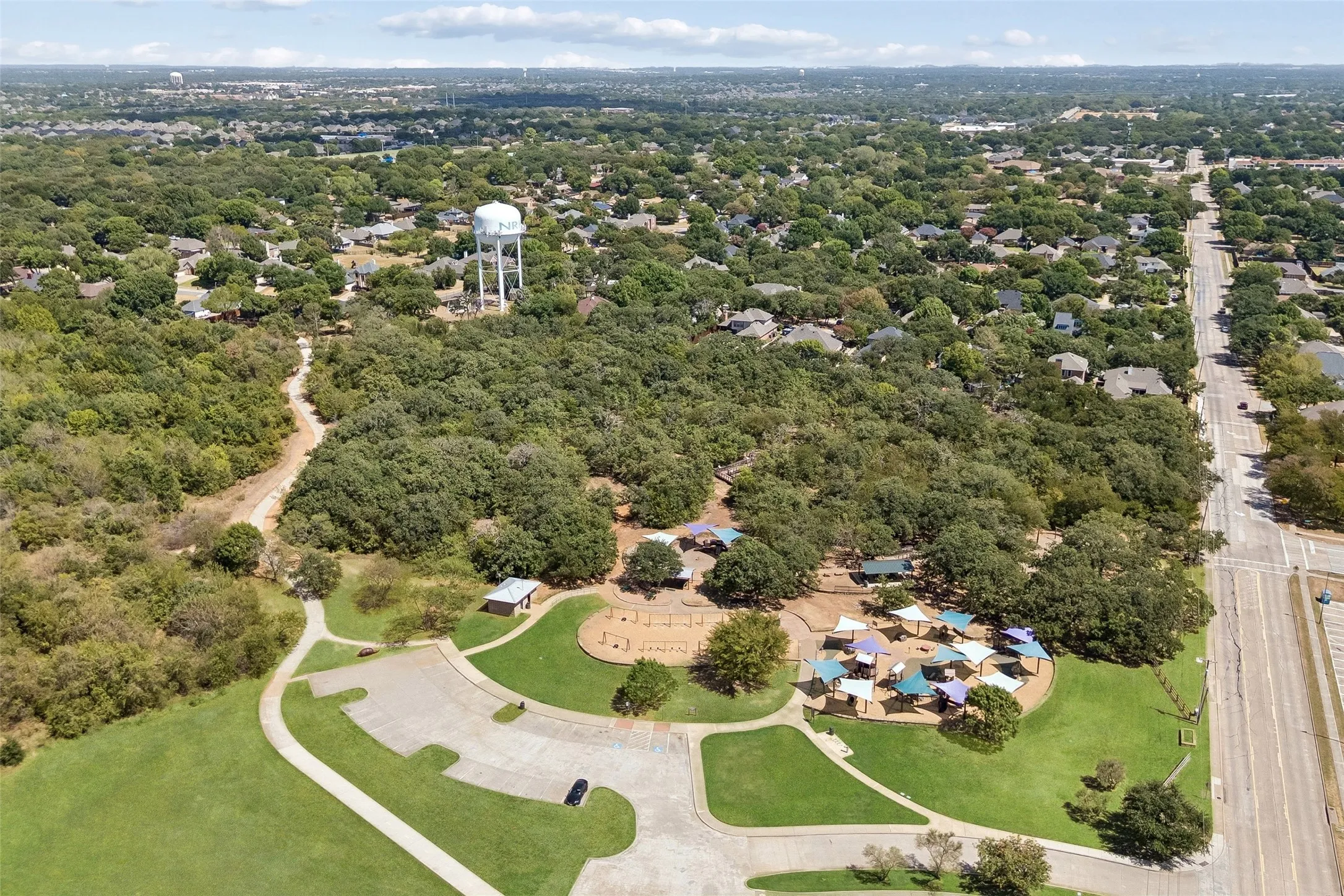 Single Family Residence For Sale in Tarrant County , 7416 Shady Hollow Court, North Richland Hills, Texas 76182, 3 Bedroom, 2 Bathroom, 2 Garage spaces, 1,638 Sqft, built in 1985, mls#21385983, Real Estate Agent in North Richland Hills, Homes For Sale in Tarrant county, Homes For Sale in North Richland Hills, Realtor in North Richland Hills Texas, Real Estate Brokerage Independent Realty Texas, Luminita Cordes Realtor