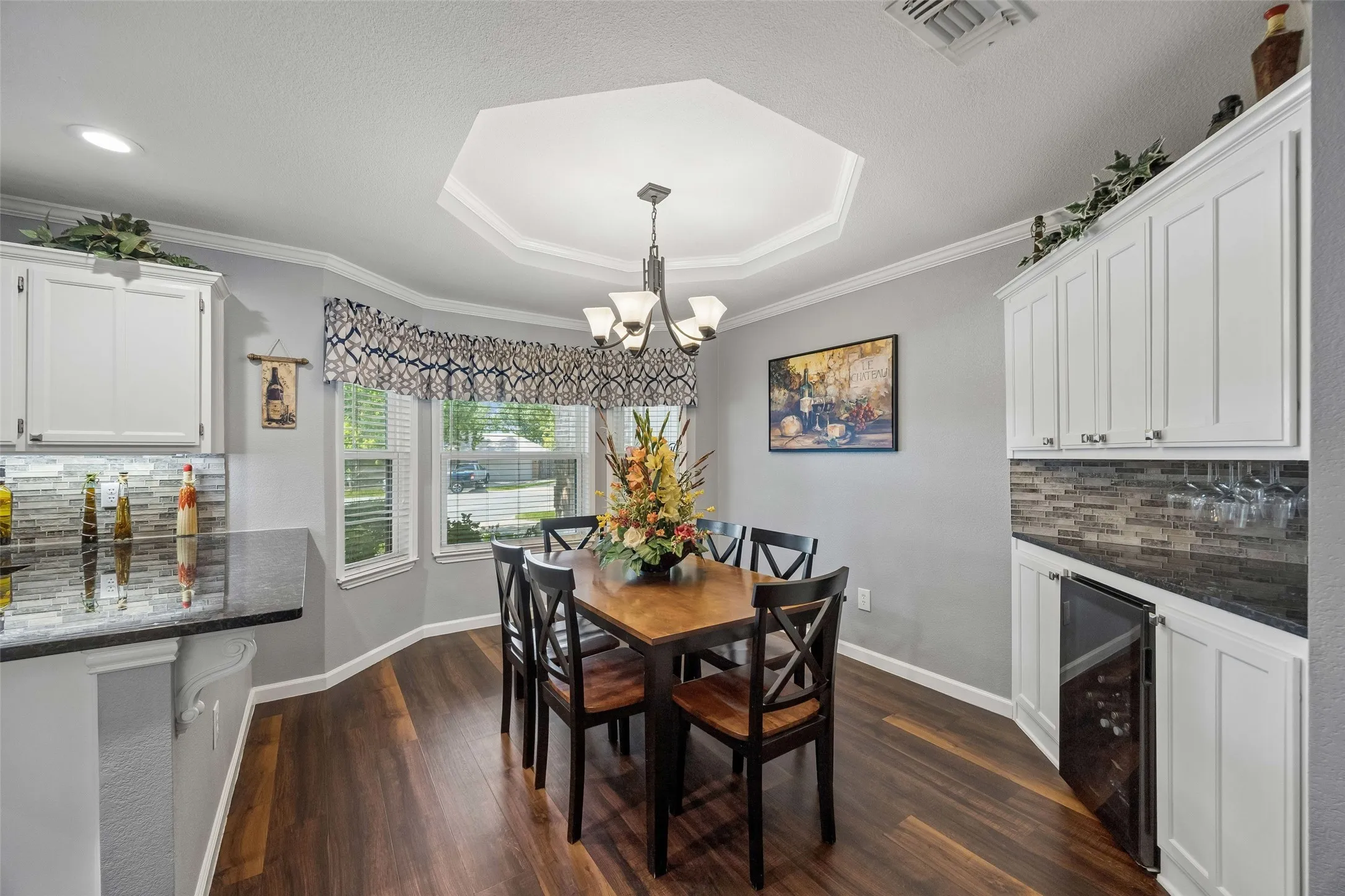 Single Family Residence For Sale in Tarrant County , 7416 Shady Hollow Court, North Richland Hills, Texas 76182, 3 Bedroom, 2 Bathroom, 2 Garage spaces, 1,638 Sqft, built in 1985, mls#21385983, Real Estate Agent in North Richland Hills, Homes For Sale in Tarrant county, Homes For Sale in North Richland Hills, Realtor in North Richland Hills Texas, Real Estate Brokerage Independent Realty Texas, Luminita Cordes Realtor