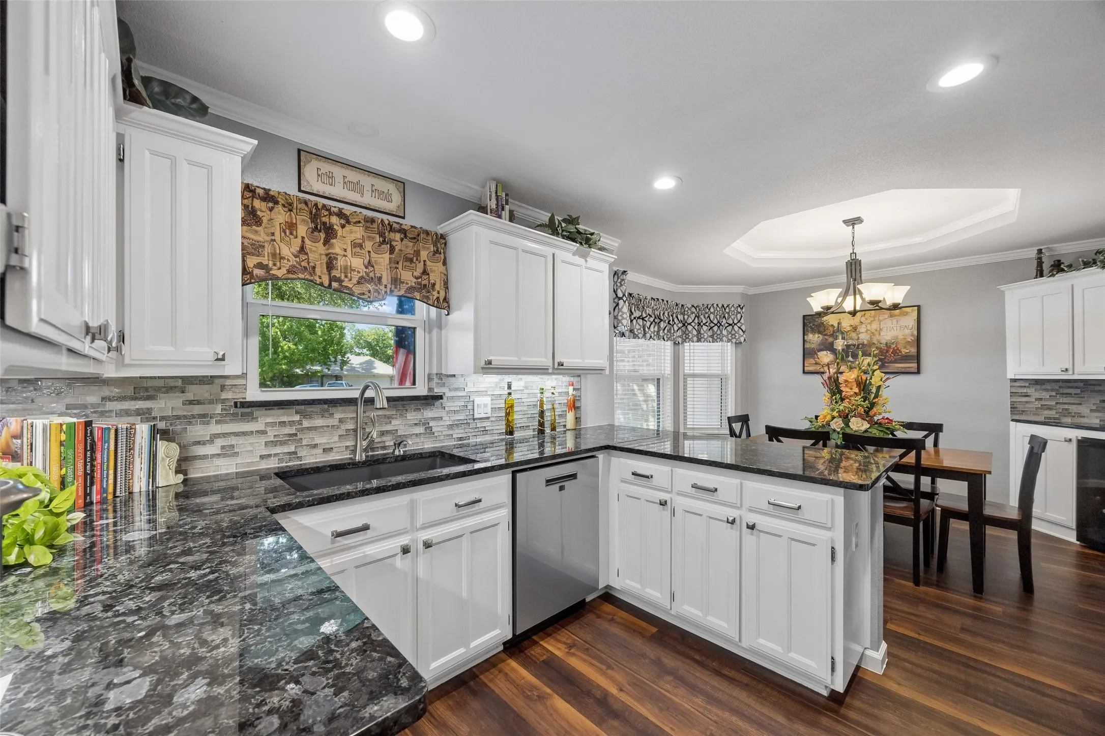 Single Family Residence For Sale in Tarrant County , 7416 Shady Hollow Court, North Richland Hills, Texas 76182, 3 Bedroom, 2 Bathroom, 2 Garage spaces, 1,638 Sqft, built in 1985, mls#21385983, Real Estate Agent in North Richland Hills, Homes For Sale in Tarrant county, Homes For Sale in North Richland Hills, Realtor in North Richland Hills Texas, Real Estate Brokerage Independent Realty Texas, Luminita Cordes Realtor