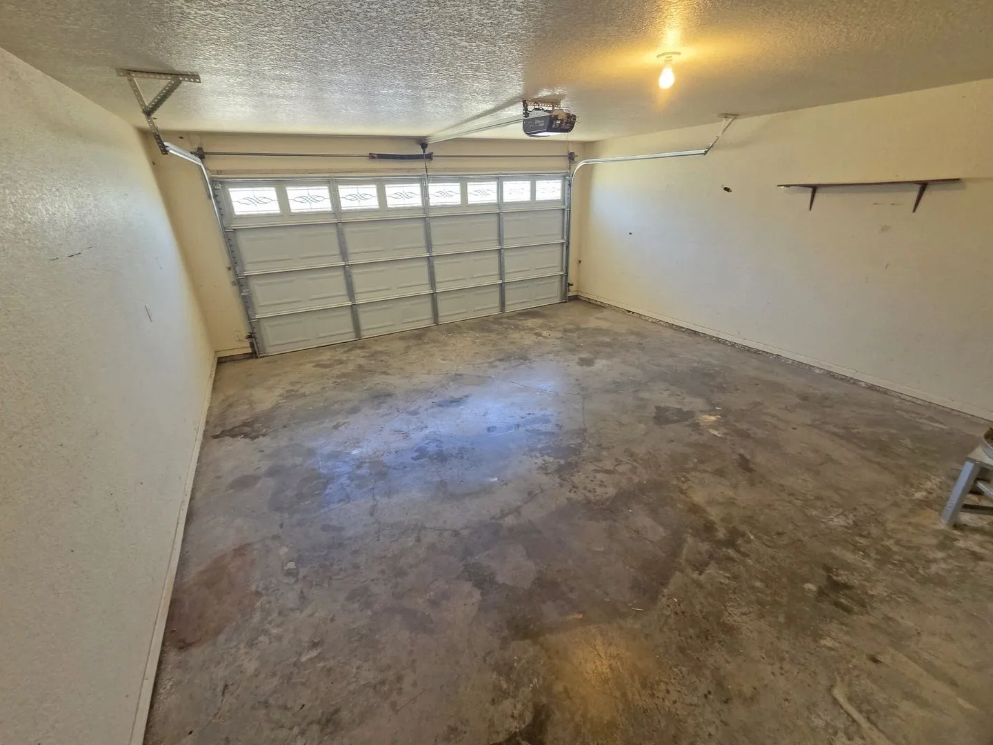 Single Family Residence For Sale in Hood County , 6204 Kelly Drive, Granbury, Texas 76048, 3 Bedroom, 2 Bathroom, 2 Garage spaces, 1,643 Sqft, built in 2004, mls#21387209, Real Estate Agent in Granbury, Homes For Sale in Hood county, Homes For Sale in Granbury, Realtor in Granbury Texas, Real Estate Brokerage Independent Realty Texas, Luminita Cordes Realtor