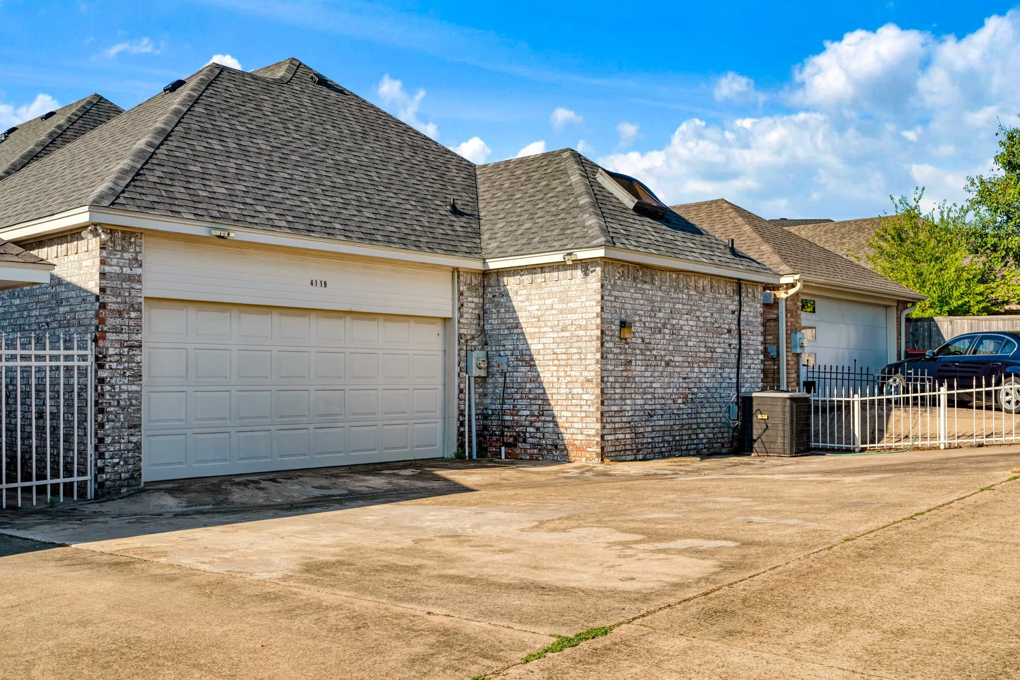 Single Family Residence For Sale in Lamar County , 4119 Primrose Lane, Paris, Texas 75462, 3 Bedroom, 2 Bathroom, 2 Garage spaces, 2,199 Sqft, built in 1994, mls#21387140, Real Estate Agent in Paris, Homes For Sale in Lamar county, Homes For Sale in Paris, Realtor in Paris Texas, Real Estate Brokerage Independent Realty Texas, Luminita Cordes Realtor
