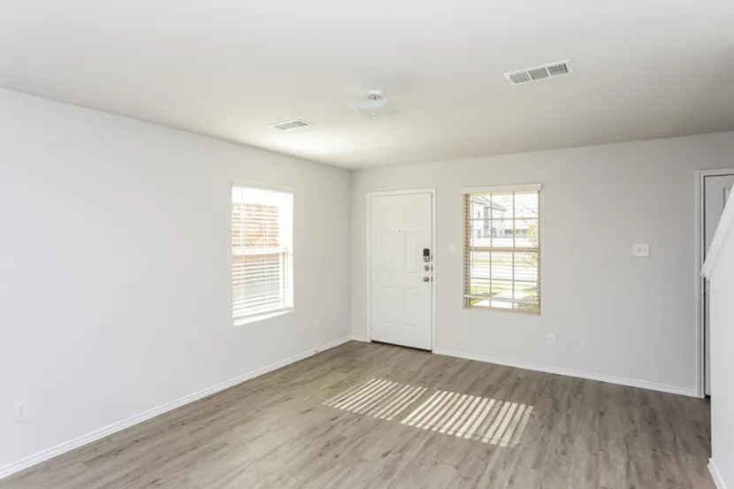 Single Family Residence For Rent in Ellis County , 3905 Job Drive, Ennis, Texas 75119, 4 Bedroom, 3 Bathroom, 2 Garage spaces, 1,687 Sqft, built in 2022, mls#21387211, Real Estate Agent in Ennis, Homes For Rent in Ellis county, Homes For Rent in Ennis, Realtor in Ennis Texas, Real Estate Brokerage Independent Realty Texas, Luminita Cordes Realtor