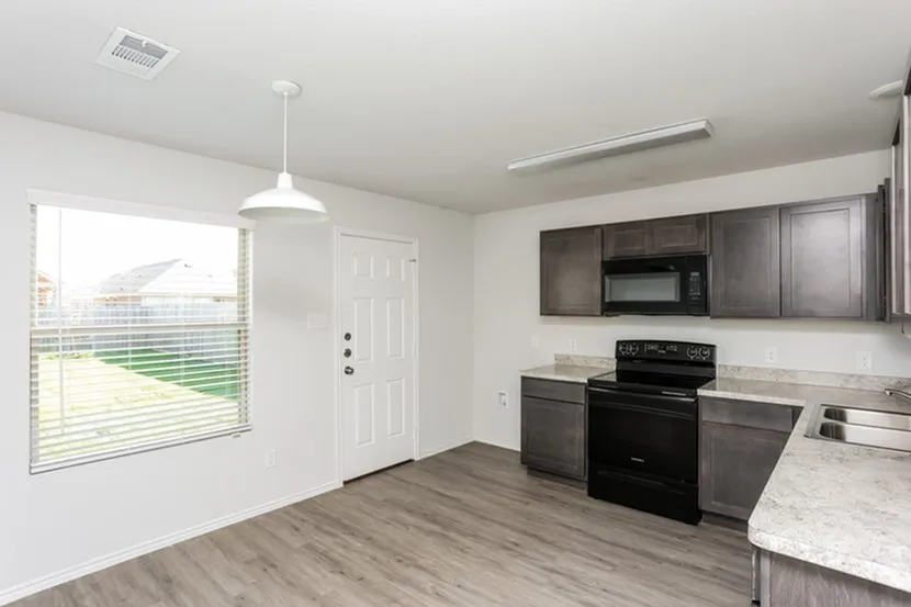 Single Family Residence For Rent in Ellis County , 3905 Job Drive, Ennis, Texas 75119, 4 Bedroom, 3 Bathroom, 2 Garage spaces, 1,687 Sqft, built in 2022, mls#21387211, Real Estate Agent in Ennis, Homes For Rent in Ellis county, Homes For Rent in Ennis, Realtor in Ennis Texas, Real Estate Brokerage Independent Realty Texas, Luminita Cordes Realtor