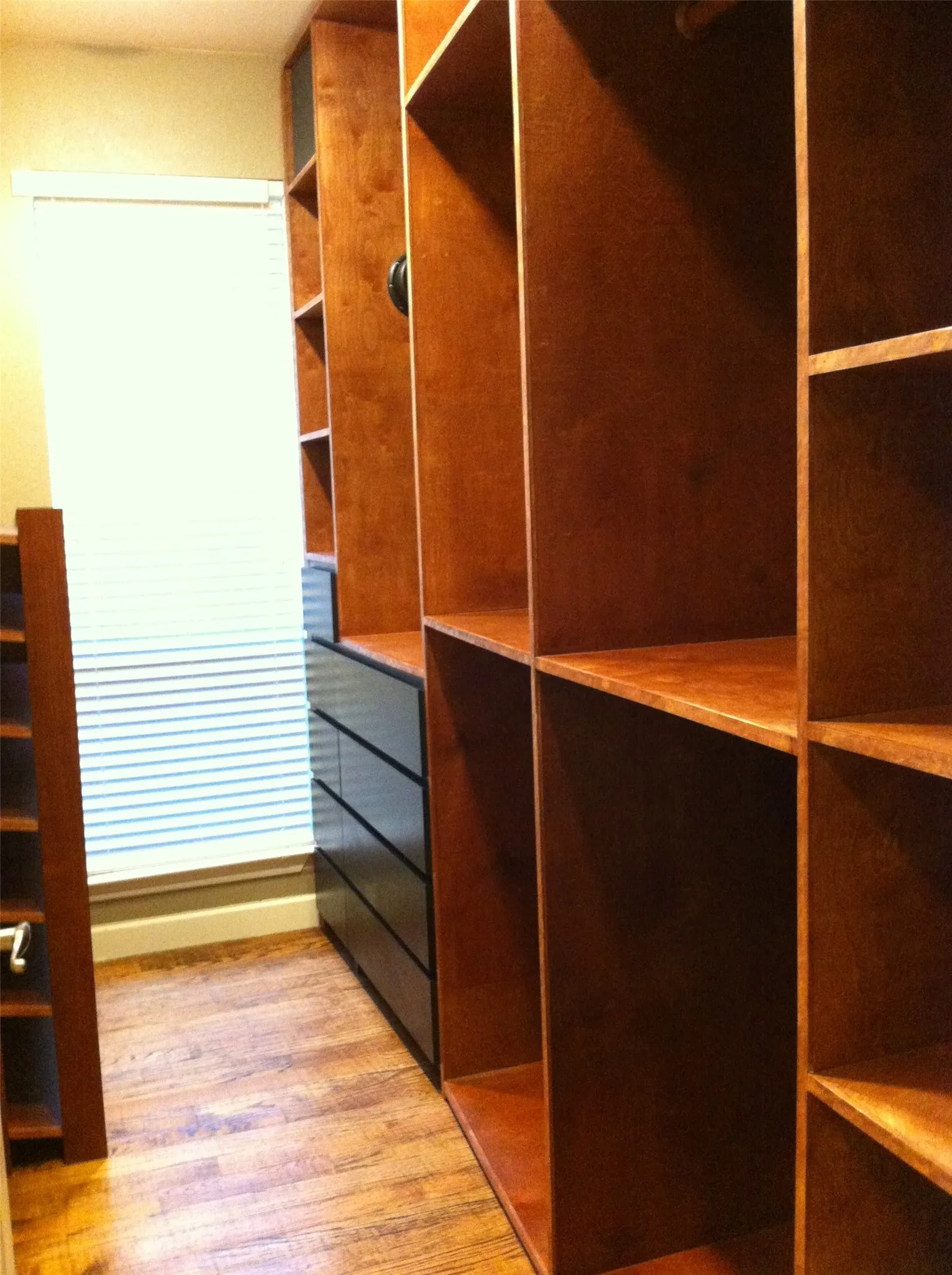 HALL WALK IN CLOSET
