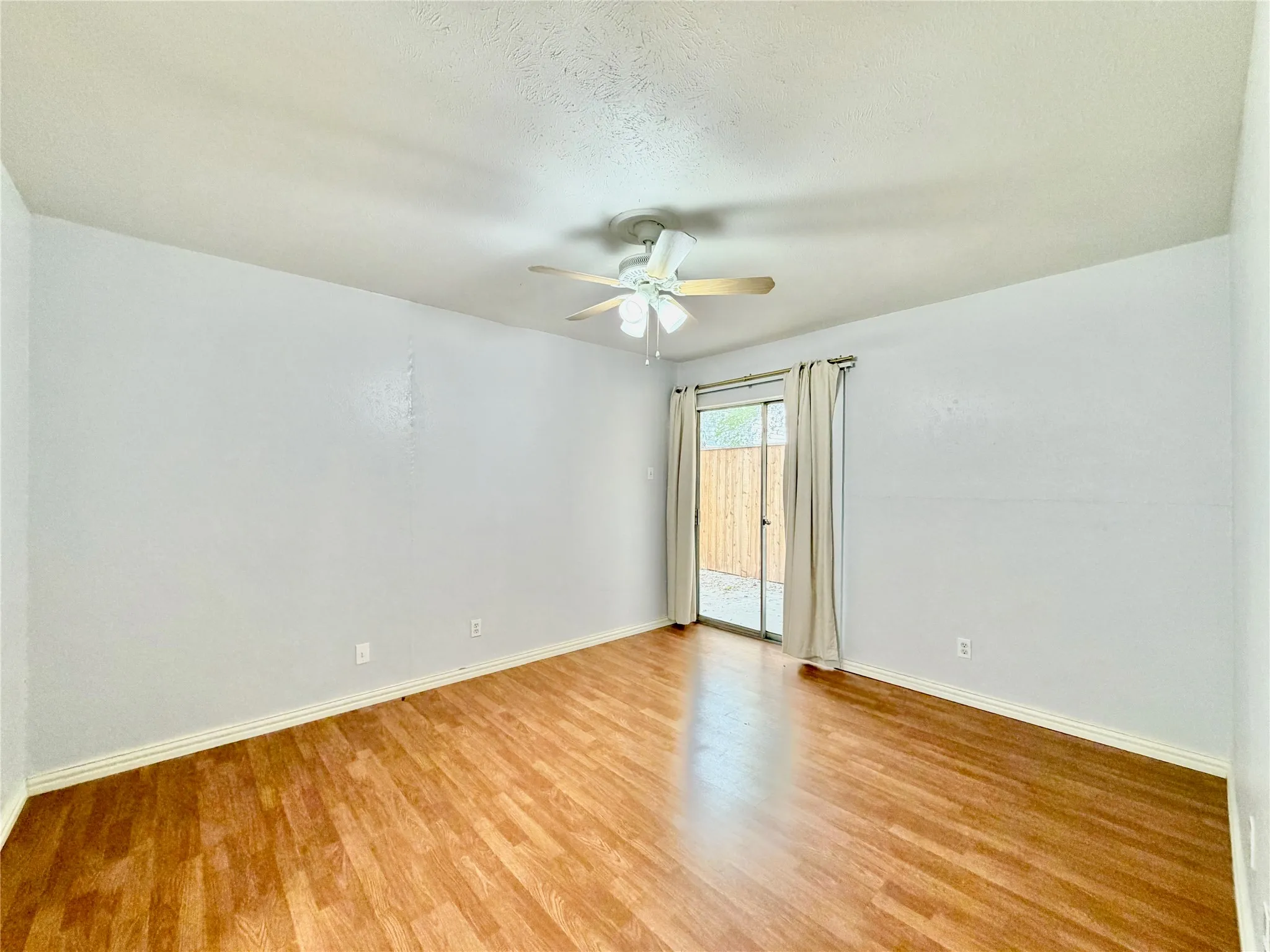 Condominium For Rent in Dallas County , 4314 Travis Street 102, Dallas, Texas 75205, 1 Bedroom, 1 Bathroom, Garage spaces, 535 Sqft, built in 1971, mls#21386324, Real Estate Agent in Dallas, Homes For Rent in Dallas county, Homes For Rent in Dallas, Realtor in Dallas Texas, Real Estate Brokerage Independent Realty Texas, Luminita Cordes Realtor