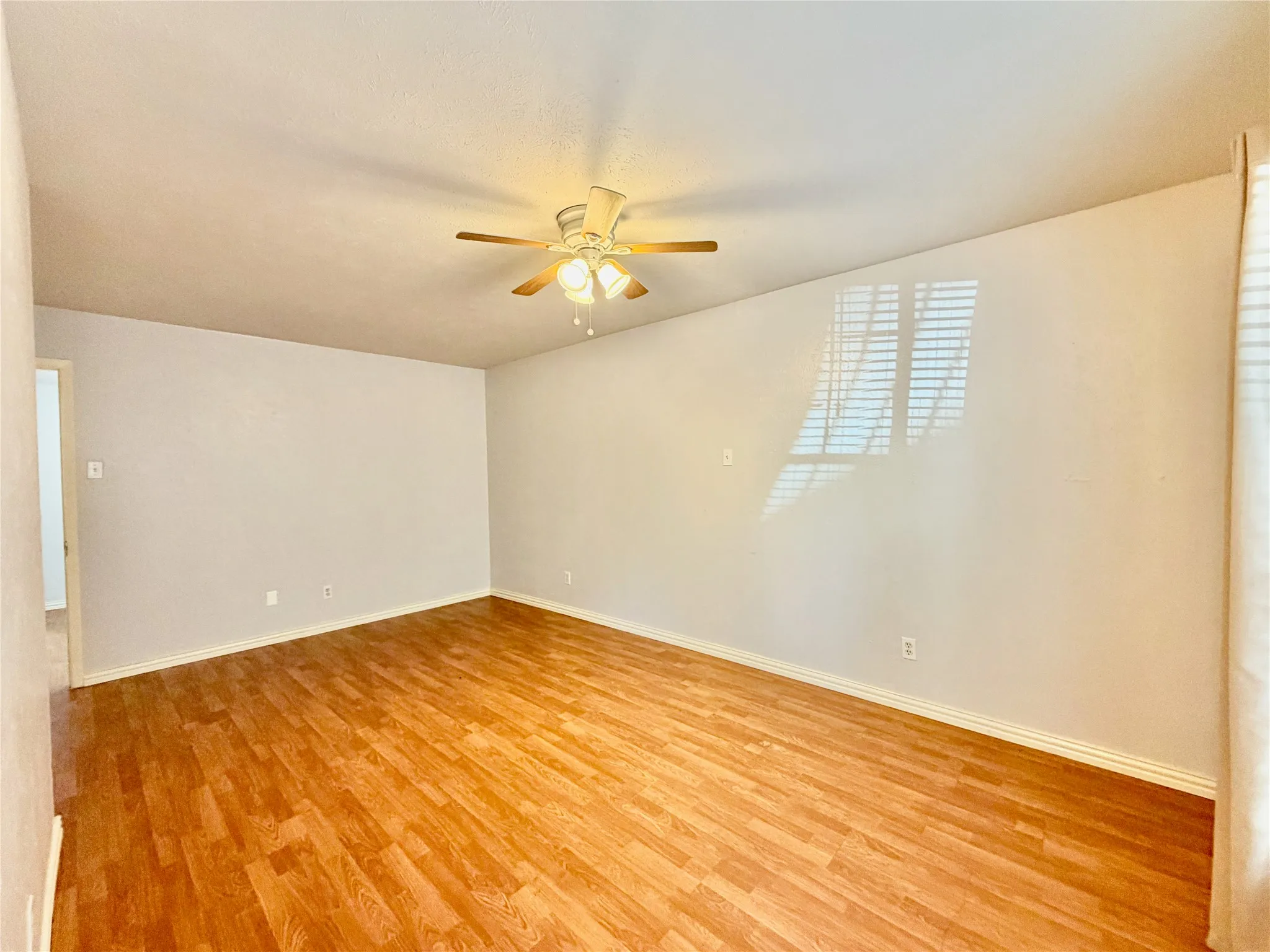 Condominium For Rent in Dallas County , 4314 Travis Street 102, Dallas, Texas 75205, 1 Bedroom, 1 Bathroom, Garage spaces, 535 Sqft, built in 1971, mls#21386324, Real Estate Agent in Dallas, Homes For Rent in Dallas county, Homes For Rent in Dallas, Realtor in Dallas Texas, Real Estate Brokerage Independent Realty Texas, Luminita Cordes Realtor