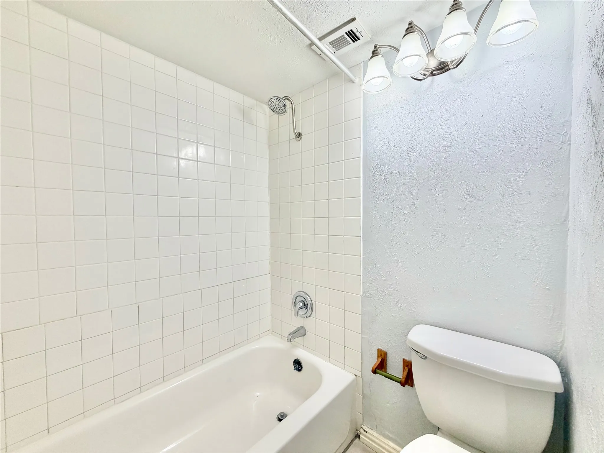 Condominium For Rent in Dallas County , 4314 Travis Street 102, Dallas, Texas 75205, 1 Bedroom, 1 Bathroom, Garage spaces, 535 Sqft, built in 1971, mls#21386324, Real Estate Agent in Dallas, Homes For Rent in Dallas county, Homes For Rent in Dallas, Realtor in Dallas Texas, Real Estate Brokerage Independent Realty Texas, Luminita Cordes Realtor