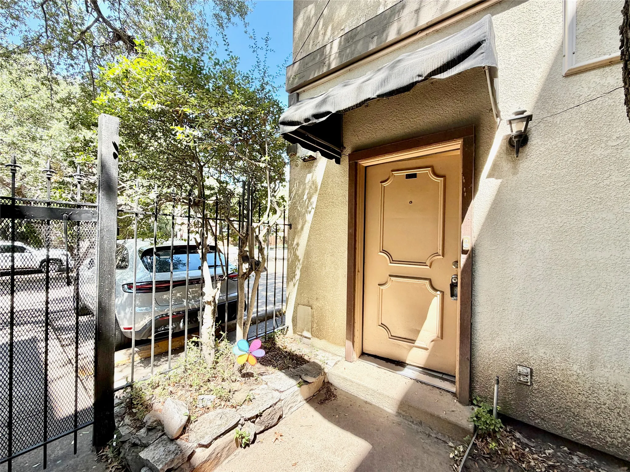 Condominium For Rent in Dallas County , 4314 Travis Street 102, Dallas, Texas 75205, 1 Bedroom, 1 Bathroom, Garage spaces, 535 Sqft, built in 1971, mls#21386324, Real Estate Agent in Dallas, Homes For Rent in Dallas county, Homes For Rent in Dallas, Realtor in Dallas Texas, Real Estate Brokerage Independent Realty Texas, Luminita Cordes Realtor