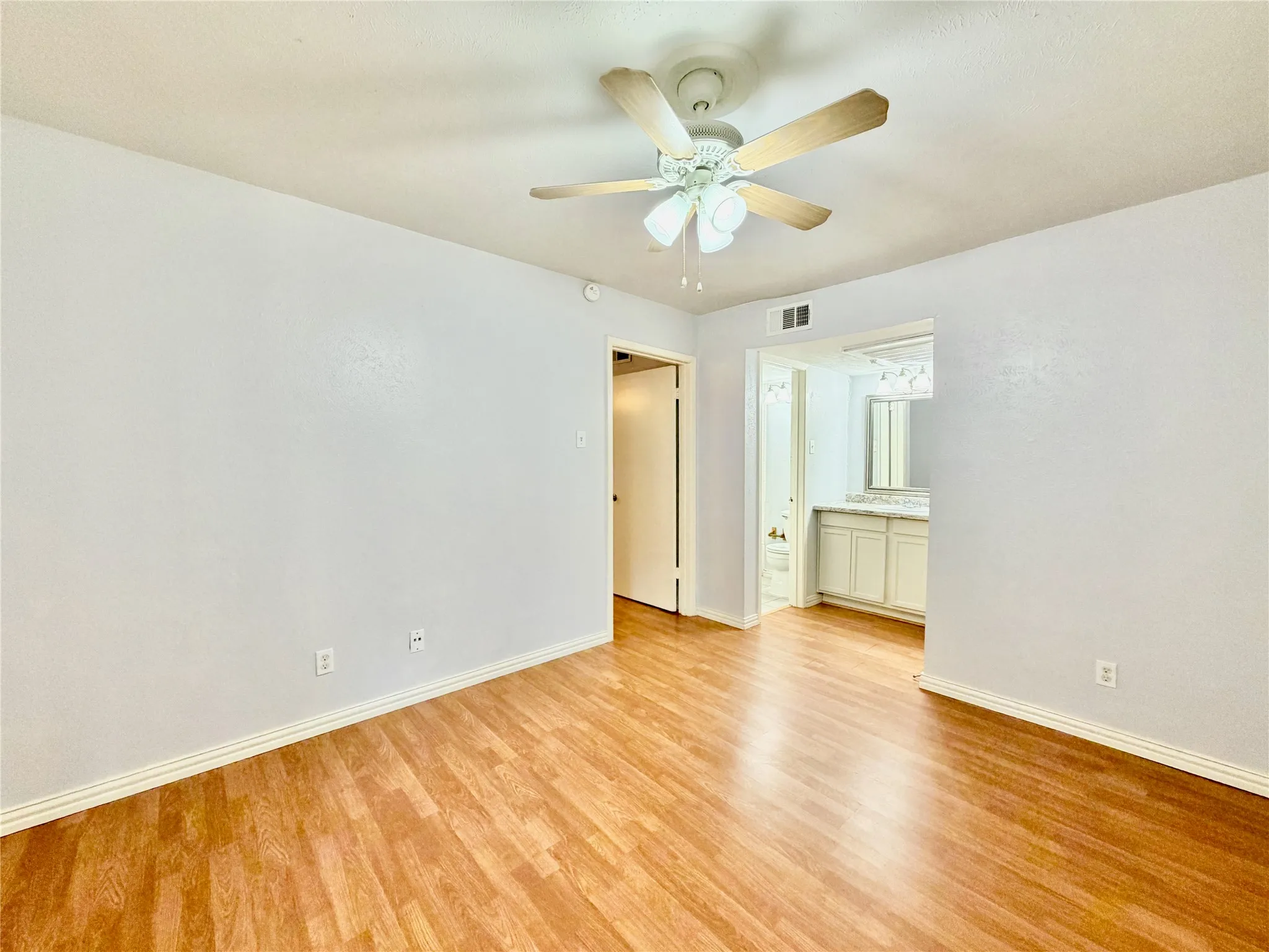 Condominium For Rent in Dallas County , 4314 Travis Street 102, Dallas, Texas 75205, 1 Bedroom, 1 Bathroom, Garage spaces, 535 Sqft, built in 1971, mls#21386324, Real Estate Agent in Dallas, Homes For Rent in Dallas county, Homes For Rent in Dallas, Realtor in Dallas Texas, Real Estate Brokerage Independent Realty Texas, Luminita Cordes Realtor