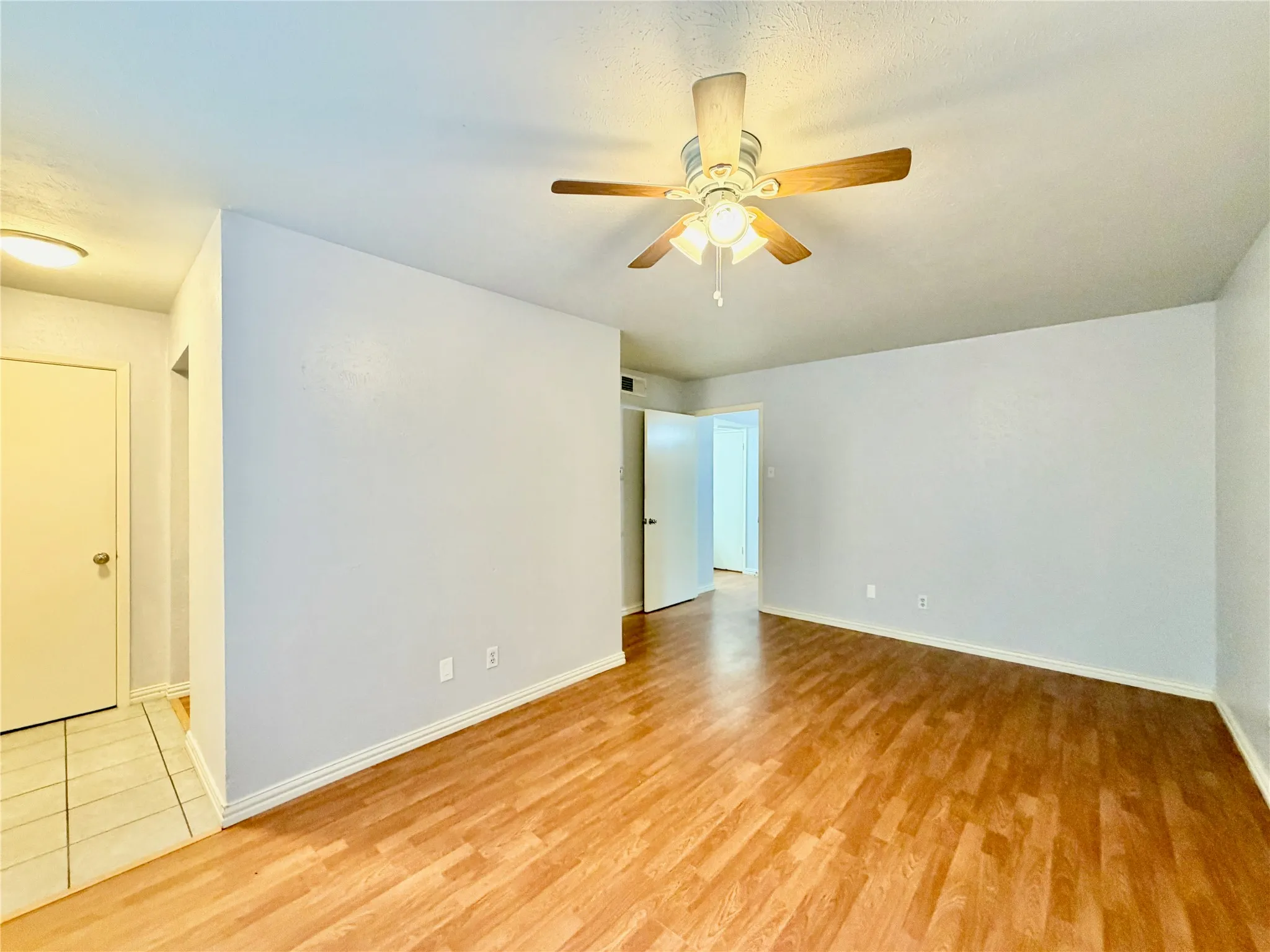 Condominium For Rent in Dallas County , 4314 Travis Street 102, Dallas, Texas 75205, 1 Bedroom, 1 Bathroom, Garage spaces, 535 Sqft, built in 1971, mls#21386324, Real Estate Agent in Dallas, Homes For Rent in Dallas county, Homes For Rent in Dallas, Realtor in Dallas Texas, Real Estate Brokerage Independent Realty Texas, Luminita Cordes Realtor